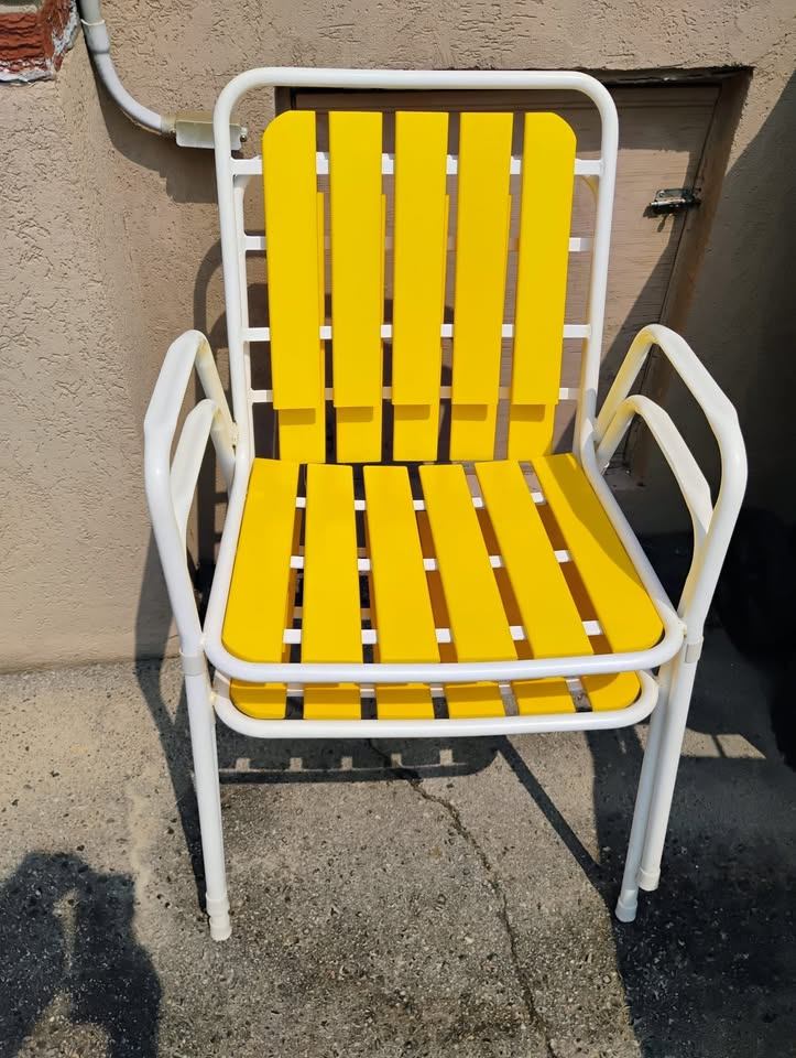 Vintage 80s Set of 4 Heavy Duty Yellow/White Patio Chairs - photo 2