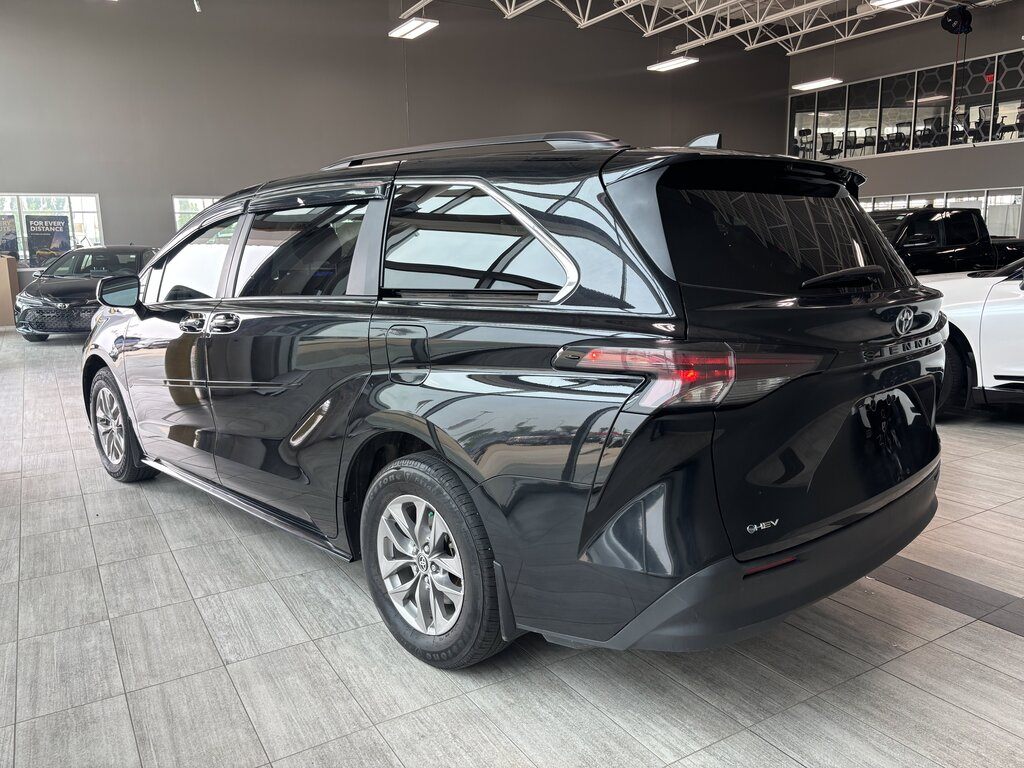 2025 Toyota Sienna - photo 3