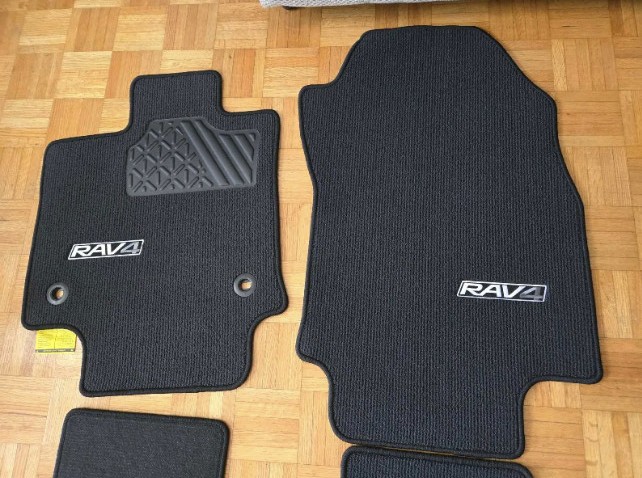 Toyota RAV4 Floor Mats