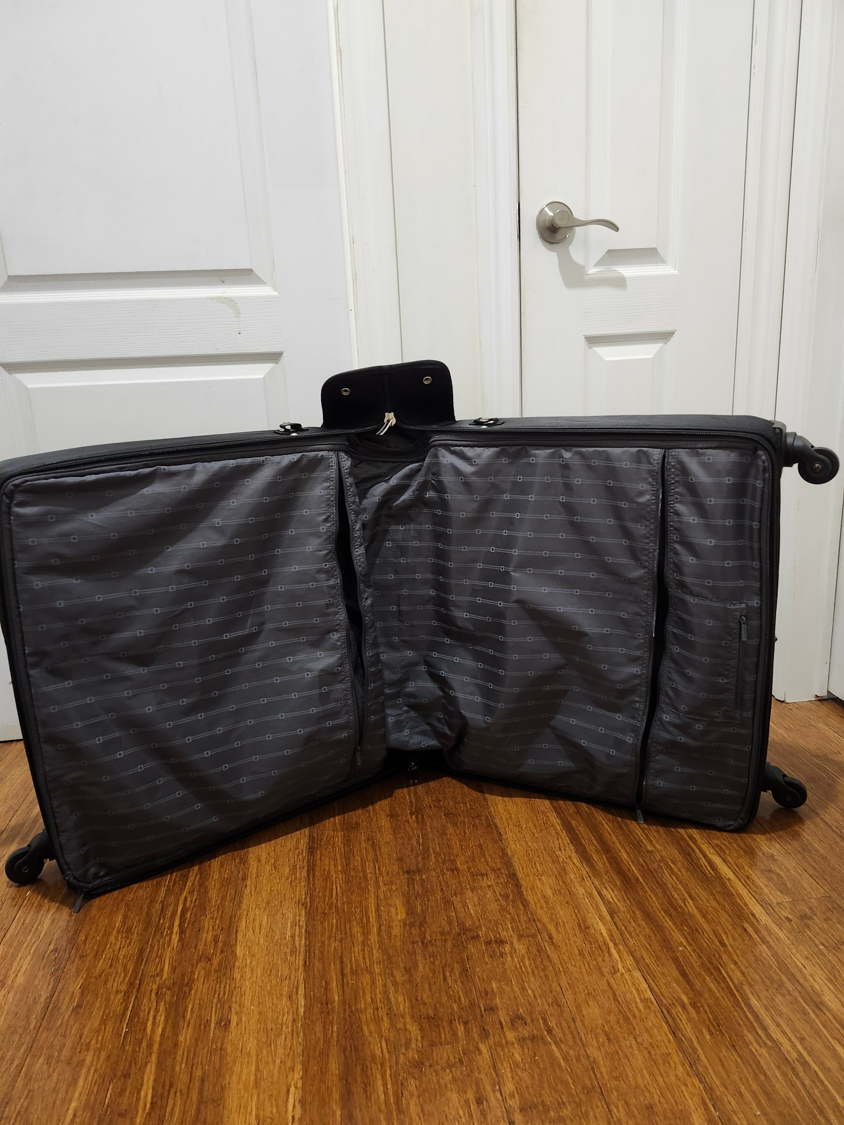 Delsey Paris Luggage - photo 4