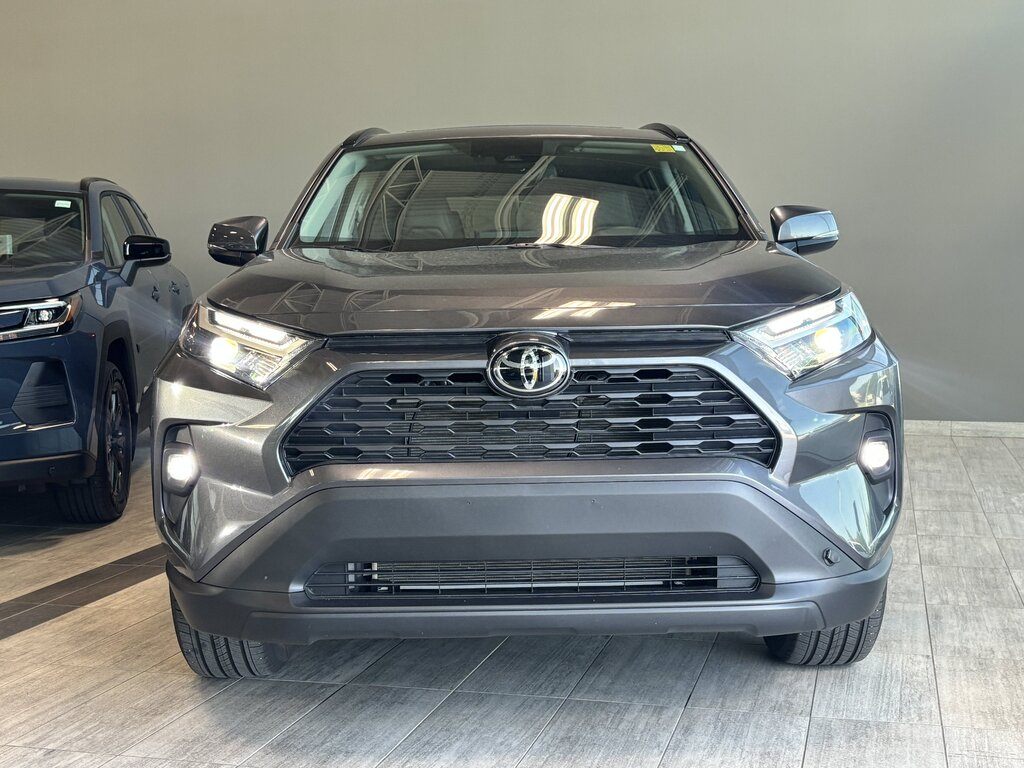 2025 Toyota RAV4 - photo 2