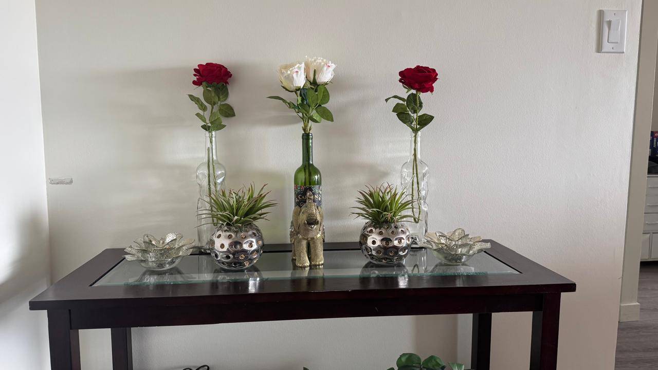 Console Table with Beveled Glass Top - photo 2