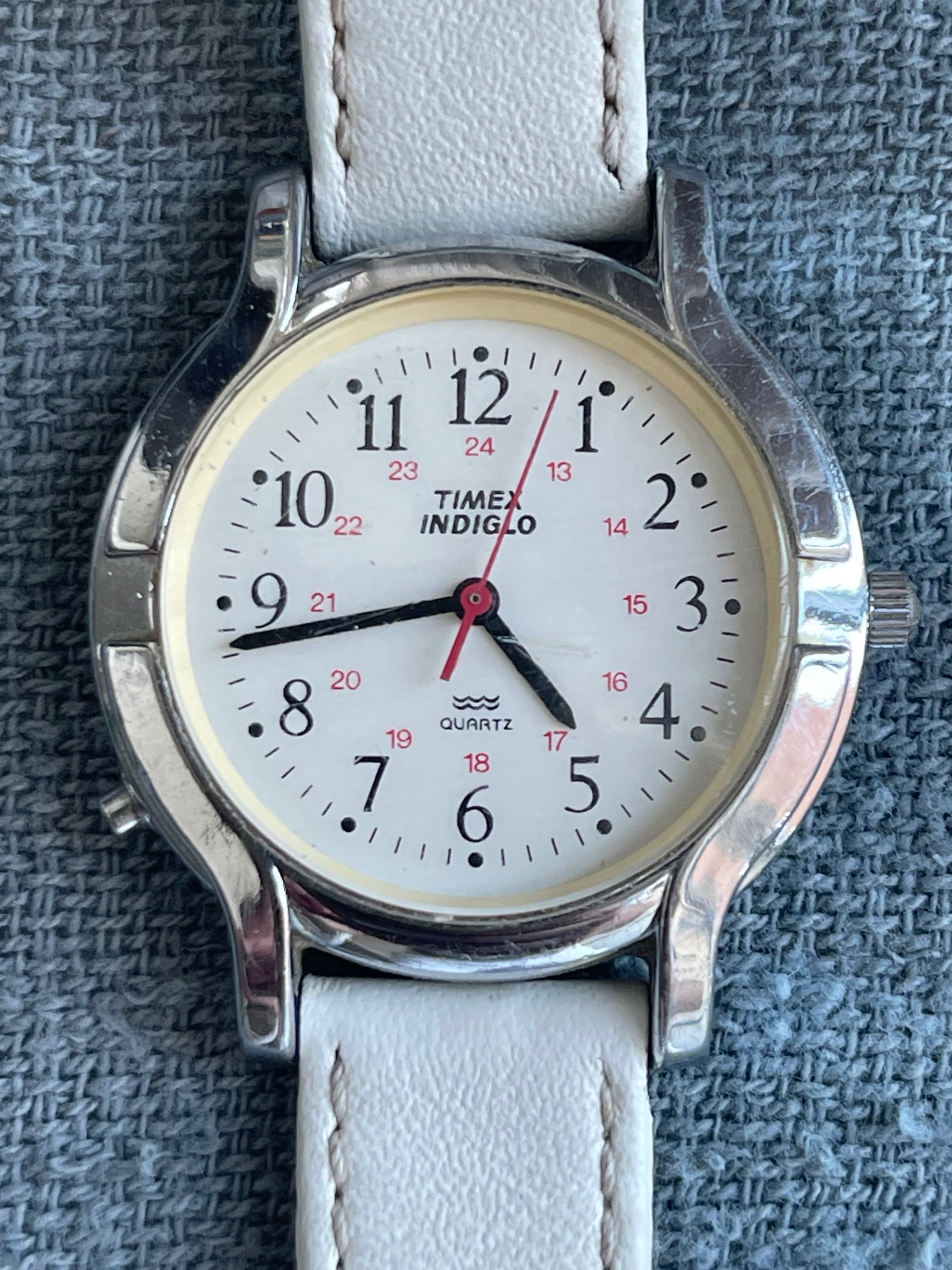 Vintage 1995 Women's Timex Field Dial Watch (Needs Battery) - photo 3