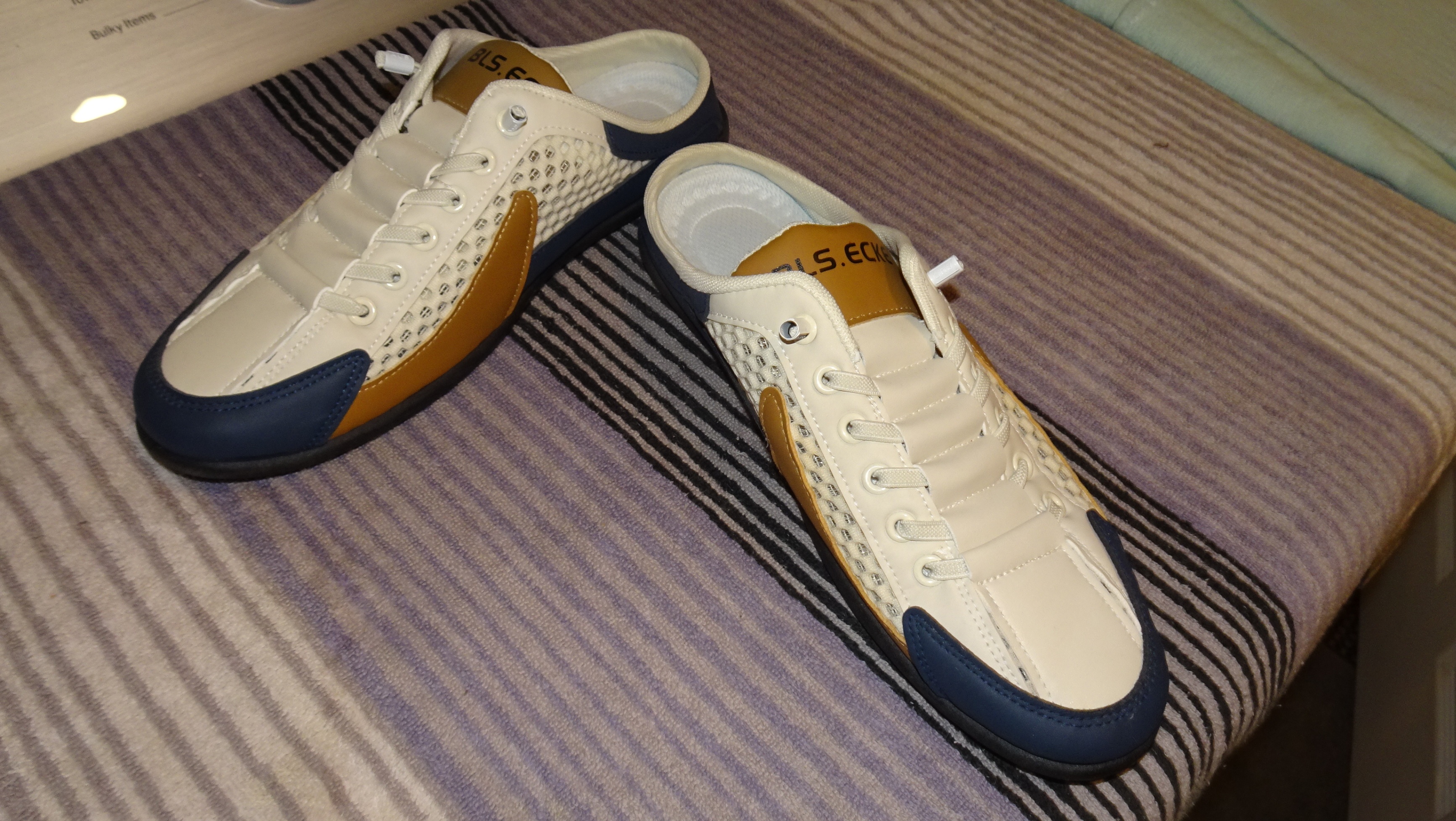 Cacrufel Sneakers Brand NEW