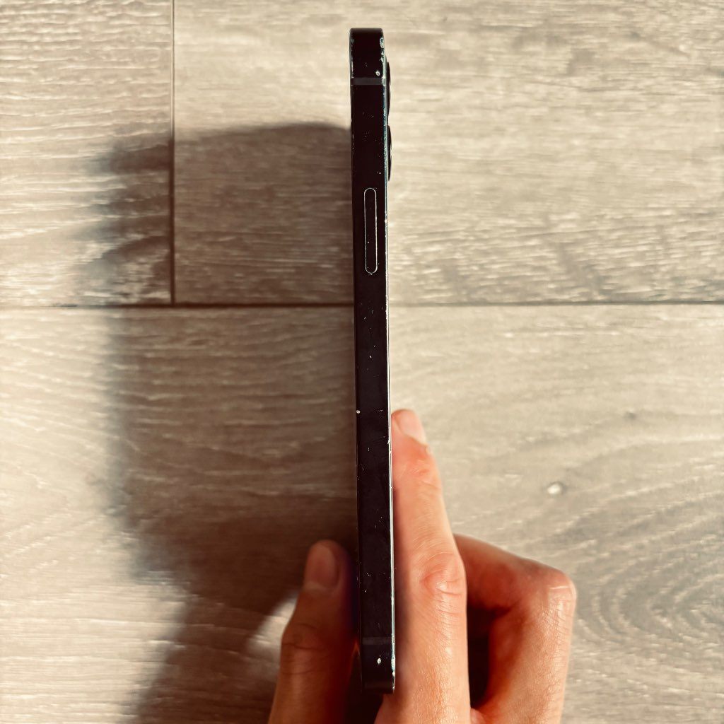 iPhone 12 - photo 4