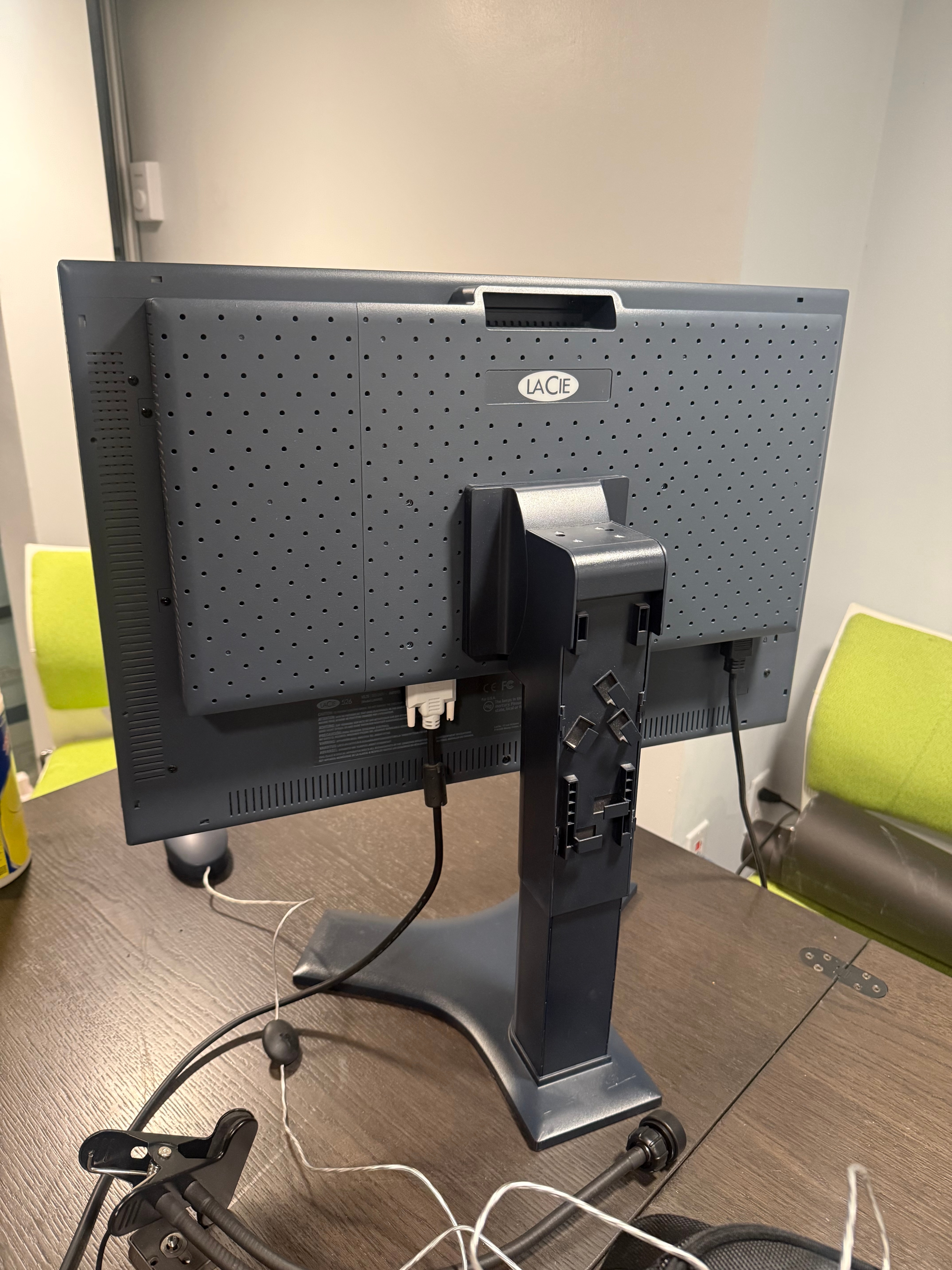 LaCie 526 Monitor with Blue Eye Calibrator - photo 2