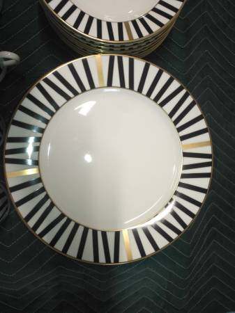 Mikasa dinnerware & service set - photo 4