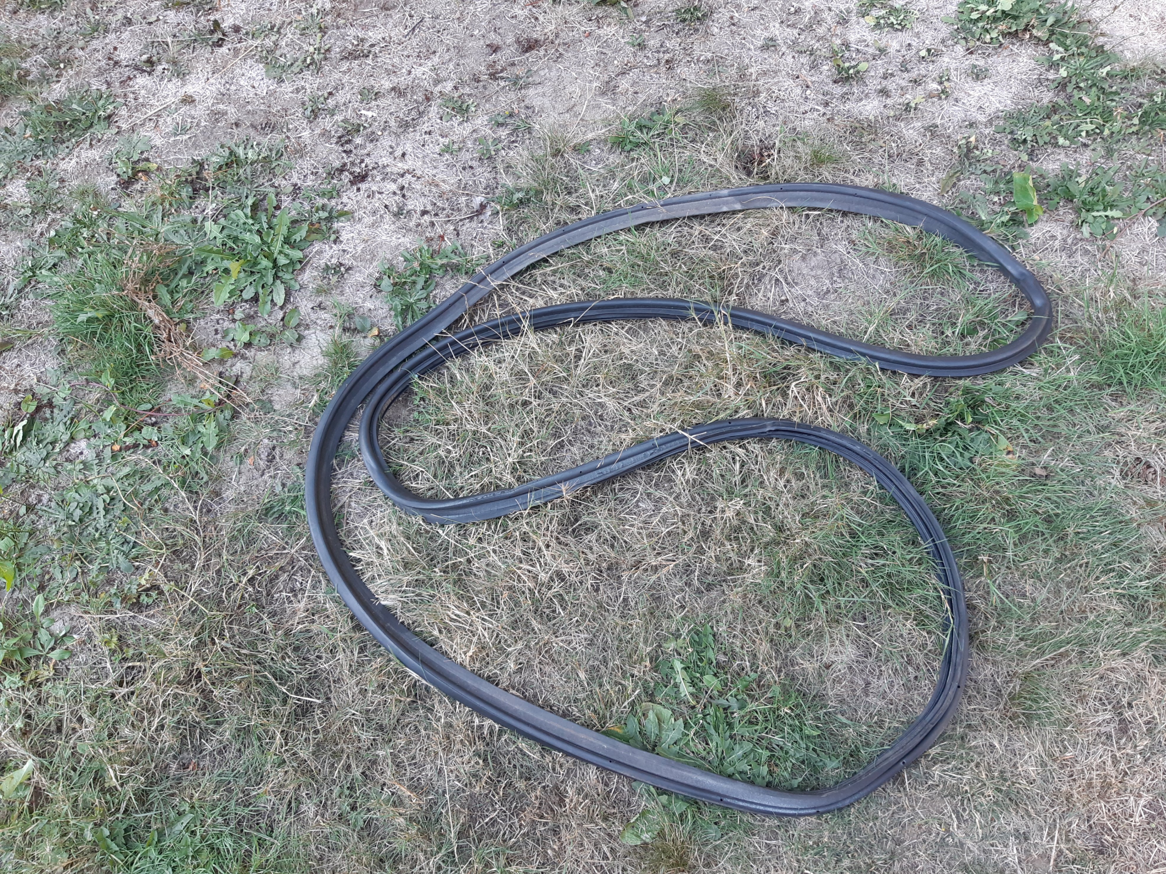 Toyota Celica 00-05 GT/GTS Trunk Gasket Seal