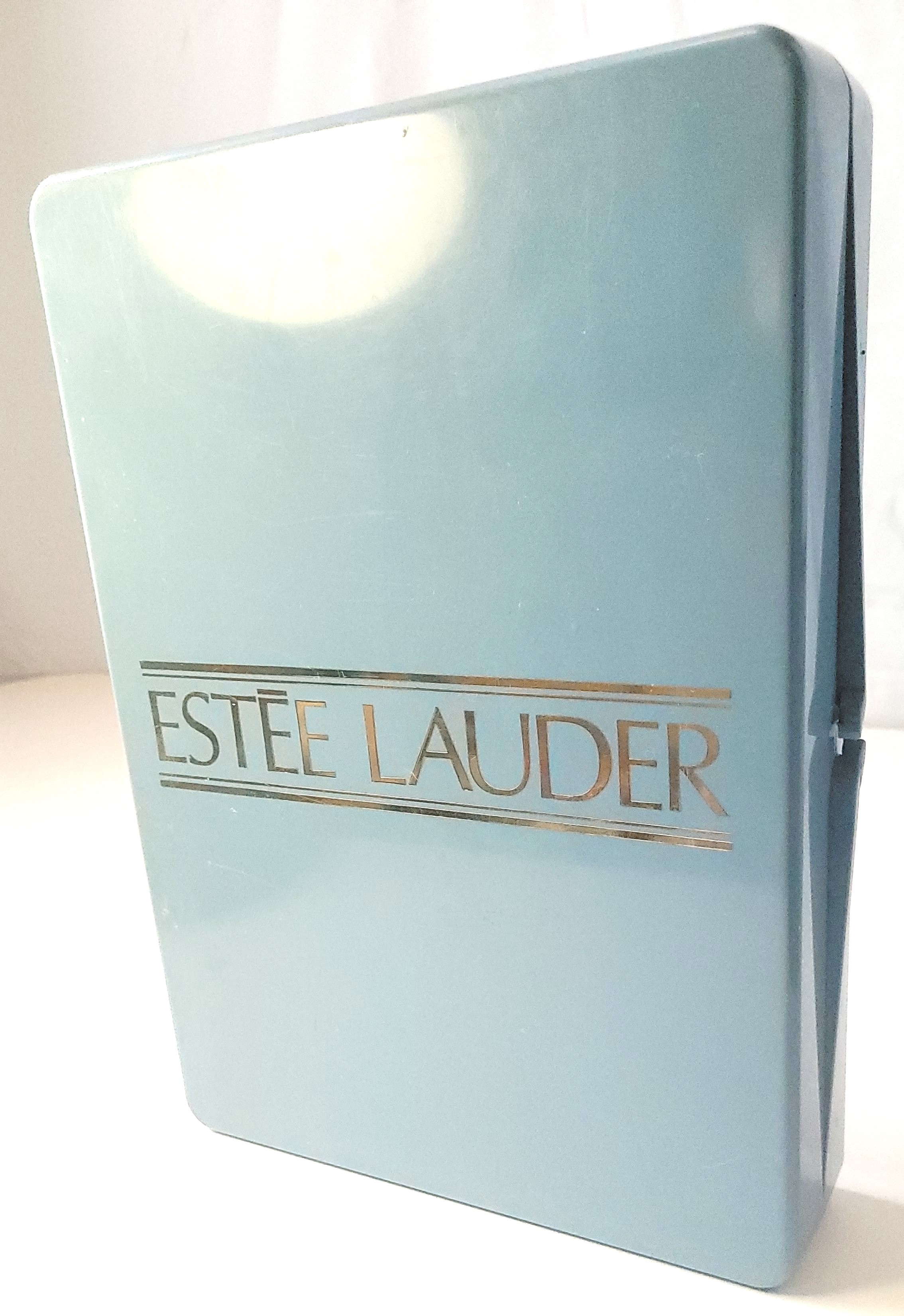 1970s Estée Lauder Hard Plastic Case Filled with Sewing Thread - photo 2