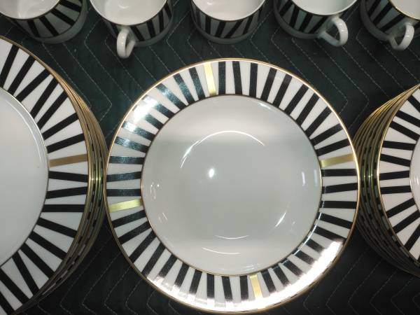 Mikasa dinnerware & service set - photo 2