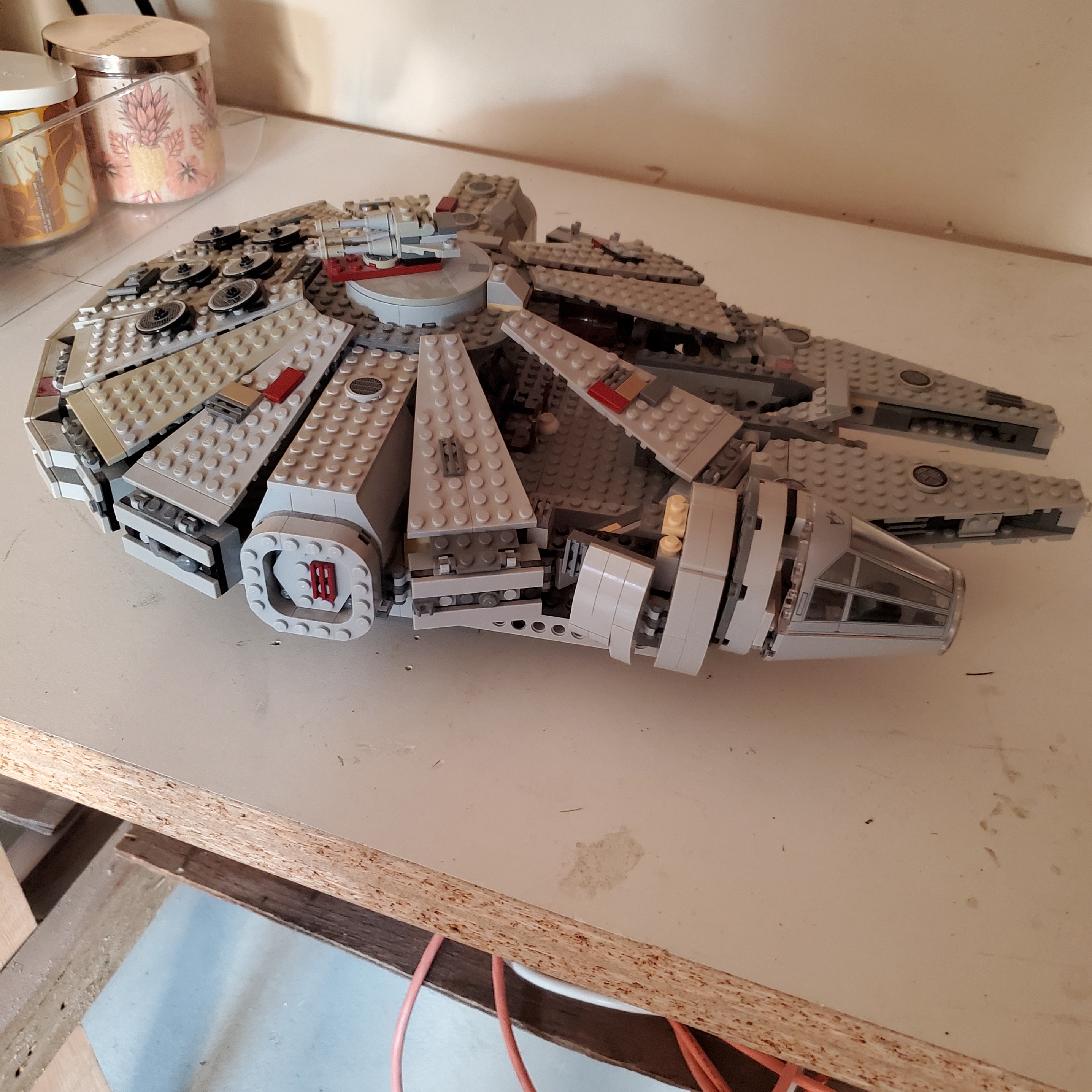 Millenium Falcon Lego (missing pieces and missing mini figures) - photo 2