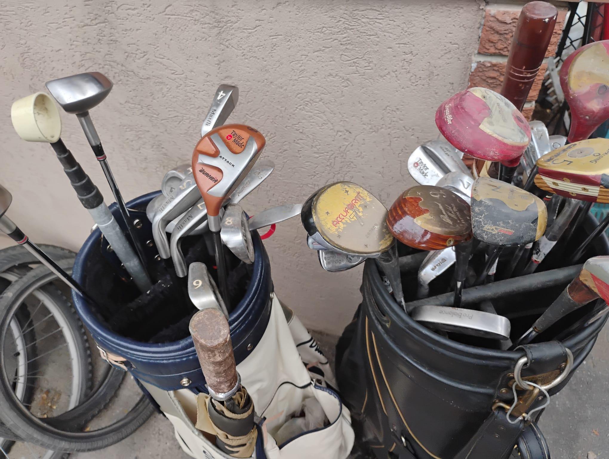Two Sets of RH Golf Clubs and Golf Bags. - photo 5