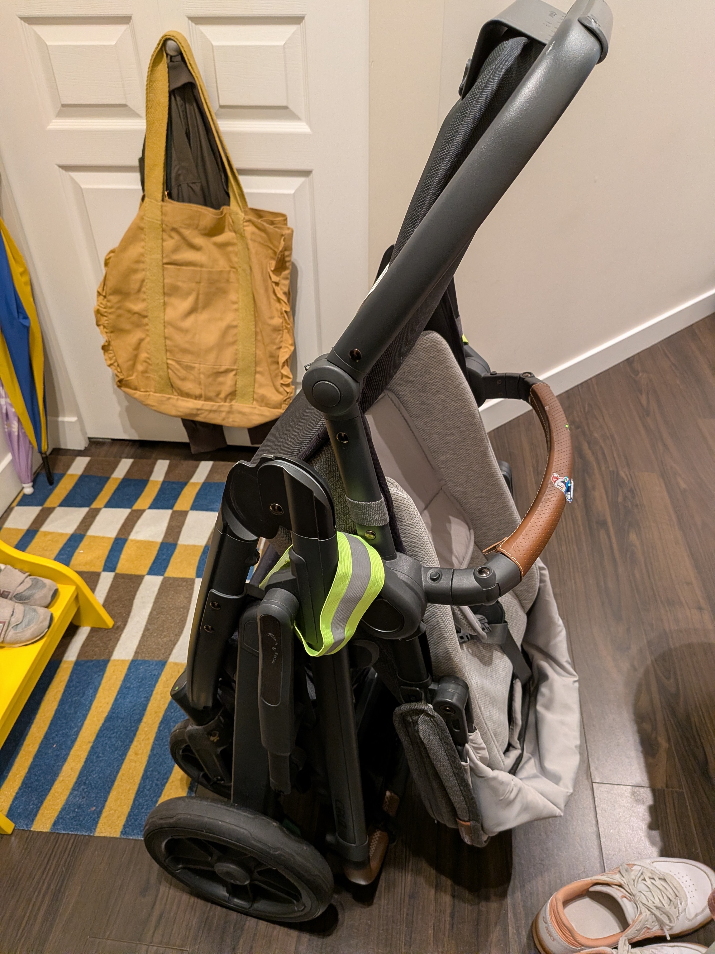 UPPAbaby Cruz V2 (2022) – Excellent Condition + Accessories - photo 4