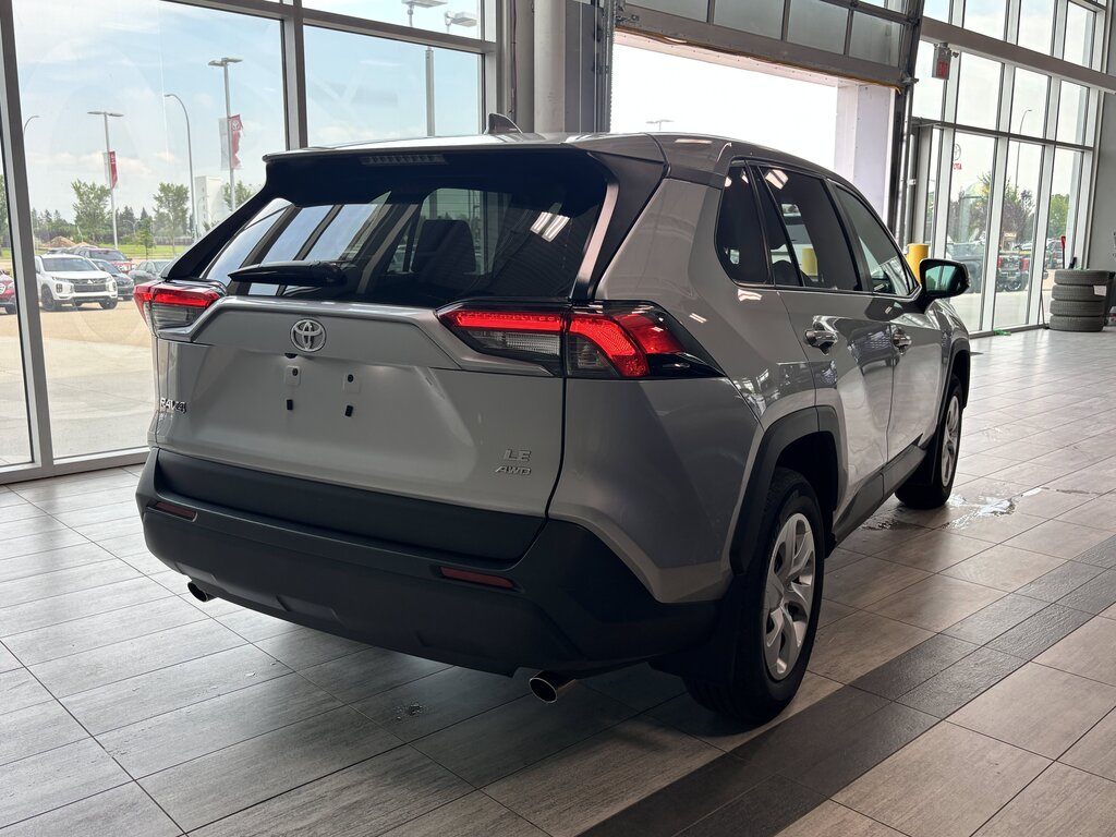 2025 Toyota RAV4 - photo 5