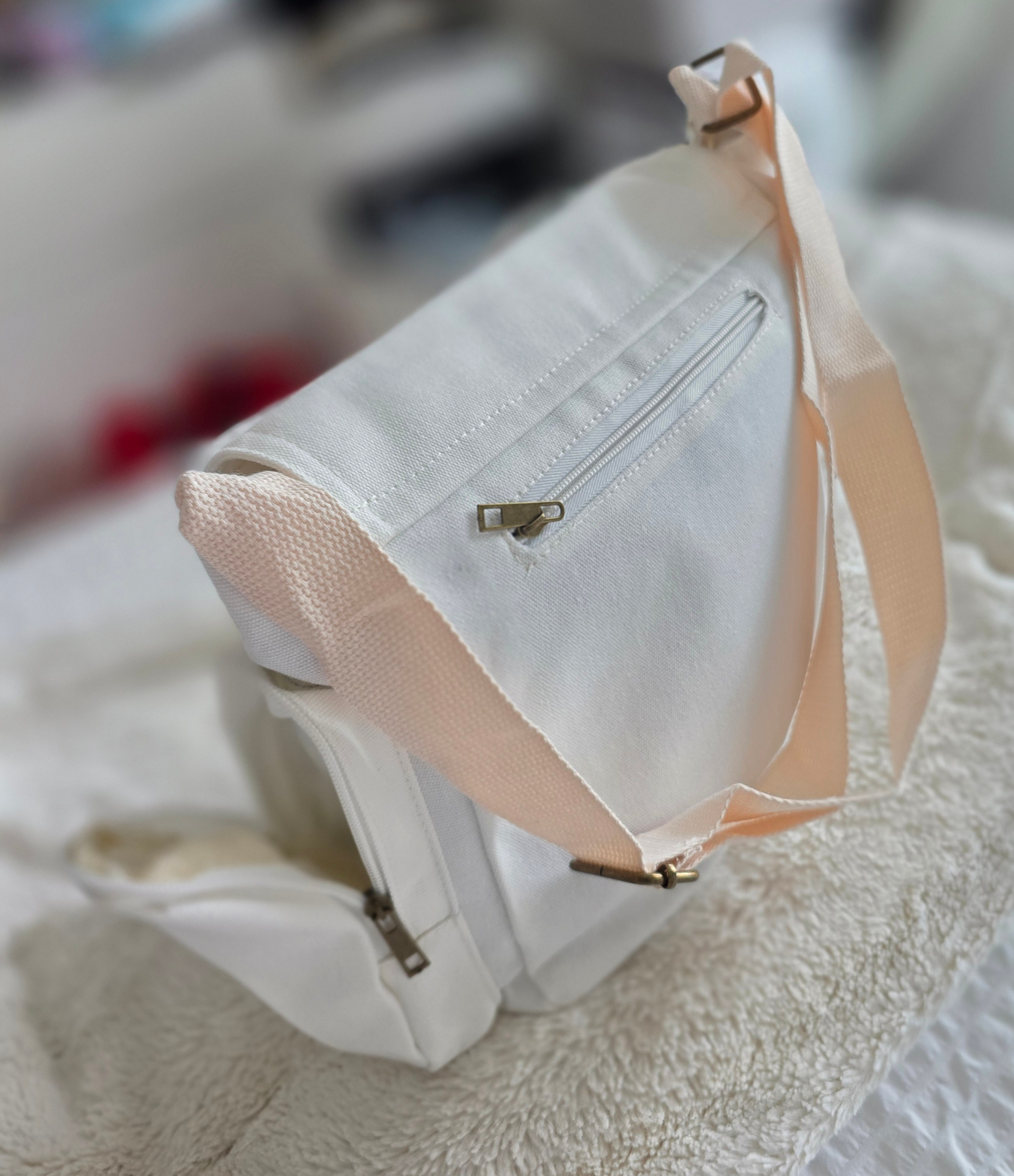 "Tokyo Japan"-1986-Flap Design/Messenger Bag-White-BRAND NEW - photo 3