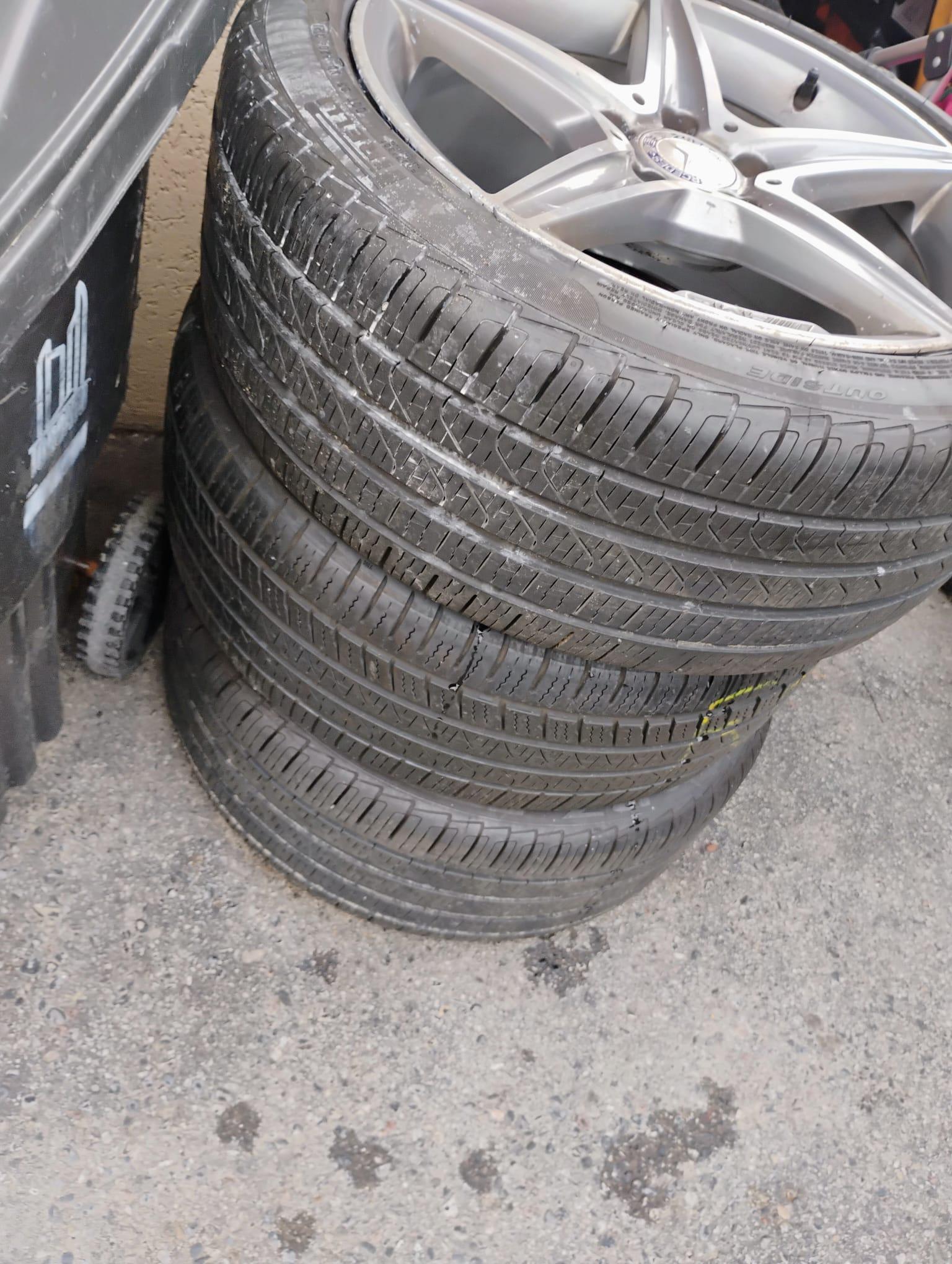 Set of 3 - Mercedes 5 Star AMG Aluminum 18" Rims - photo 2