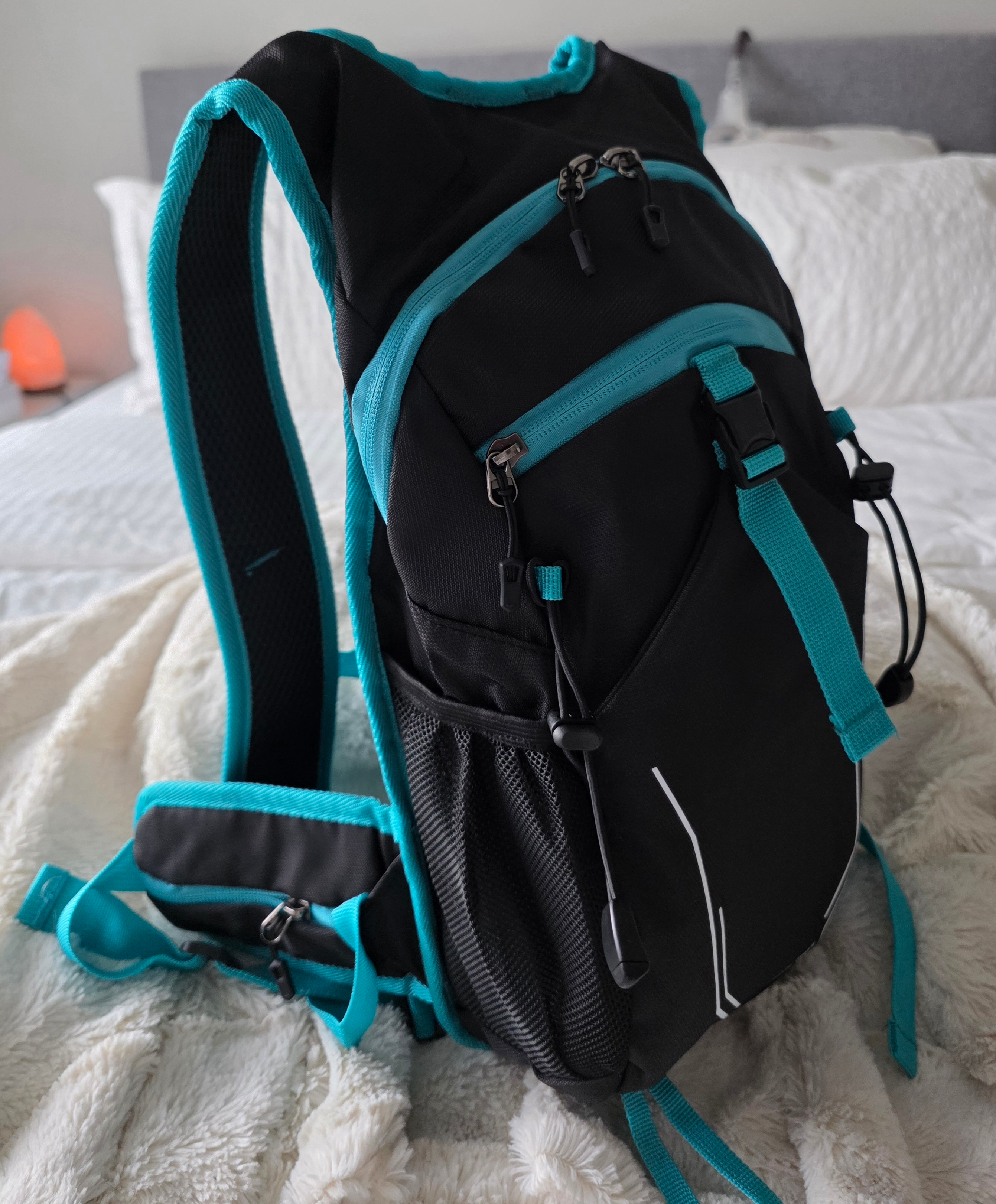 Unisex Slim Blue Multi-Use Pack-Hiking-Cycling-Running-BRAND NEW