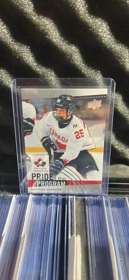 Upper Deck Matthew Schaefer Hockey Card