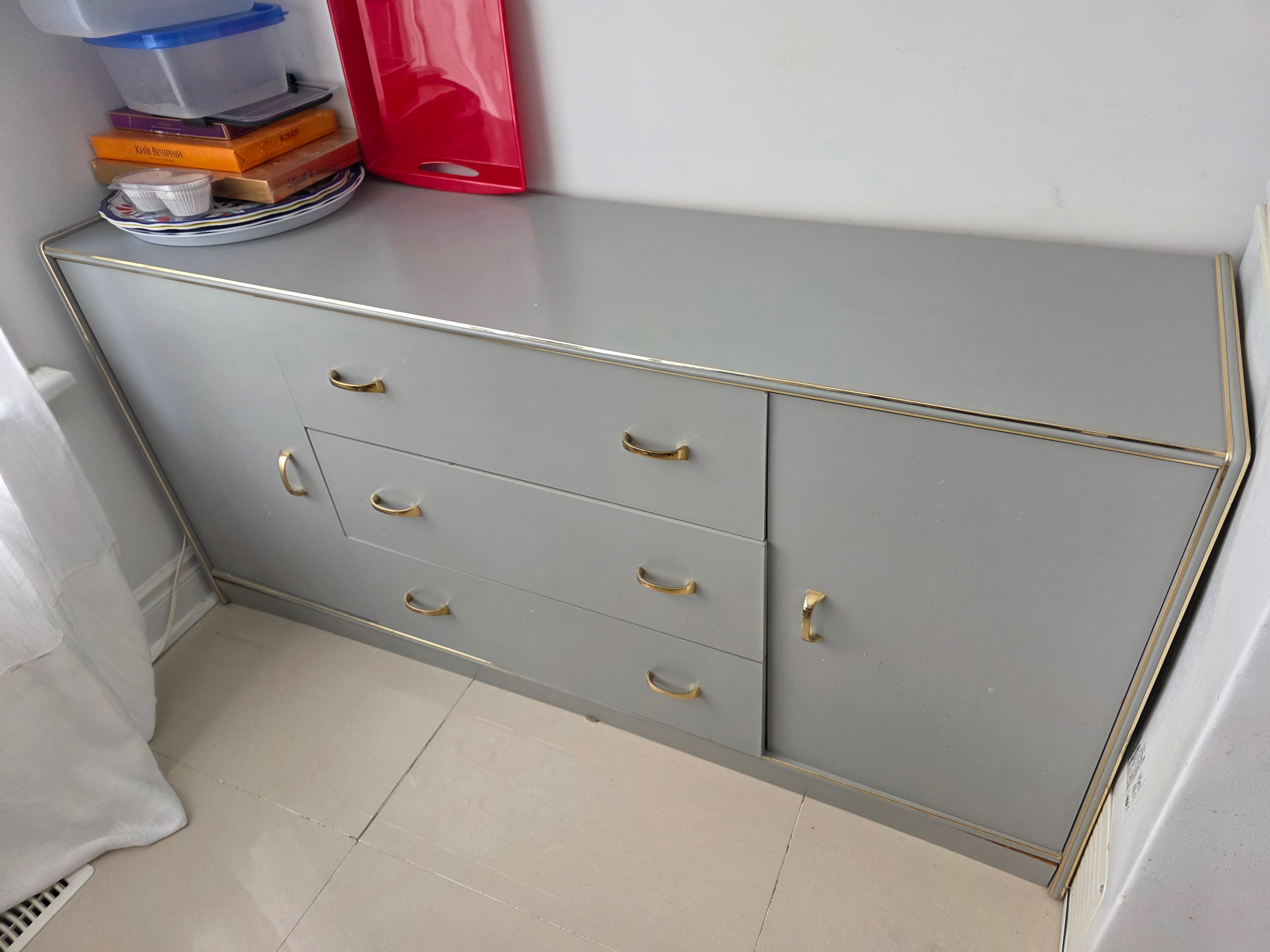 Cabinet set