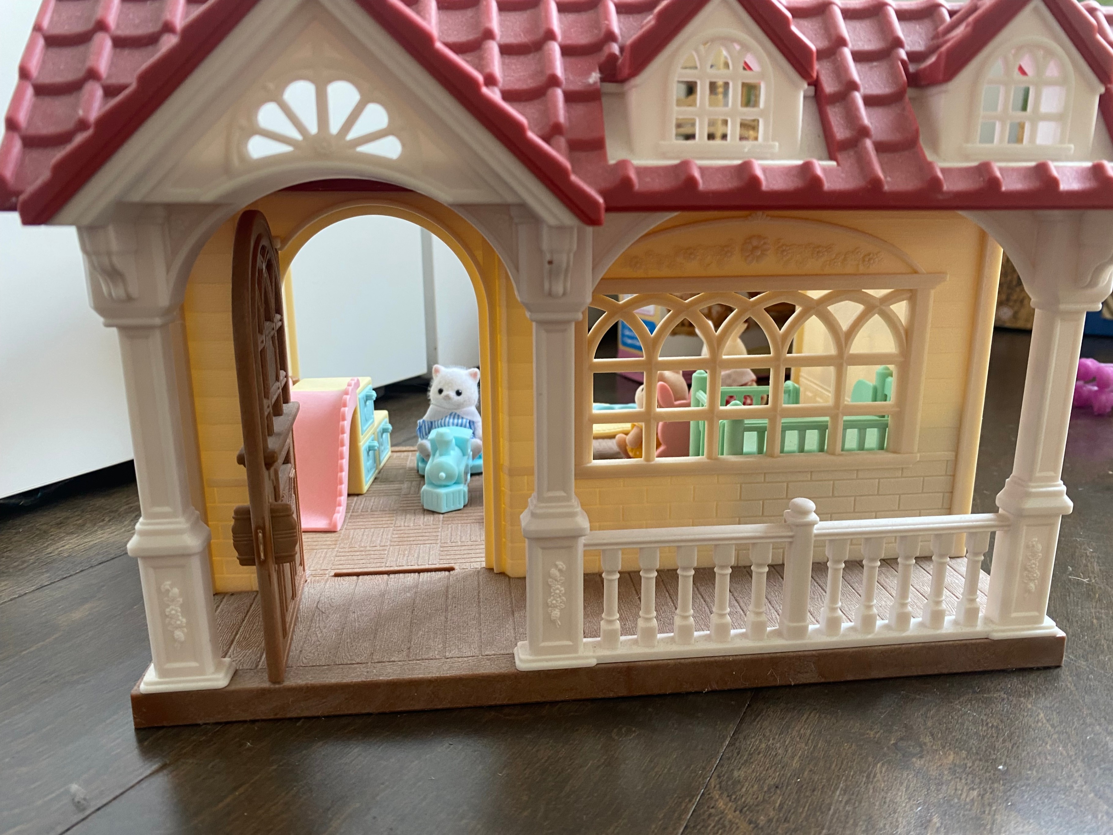 Calico Sweet Rasberry Home - comes fully furnished+3 critters - photo 2