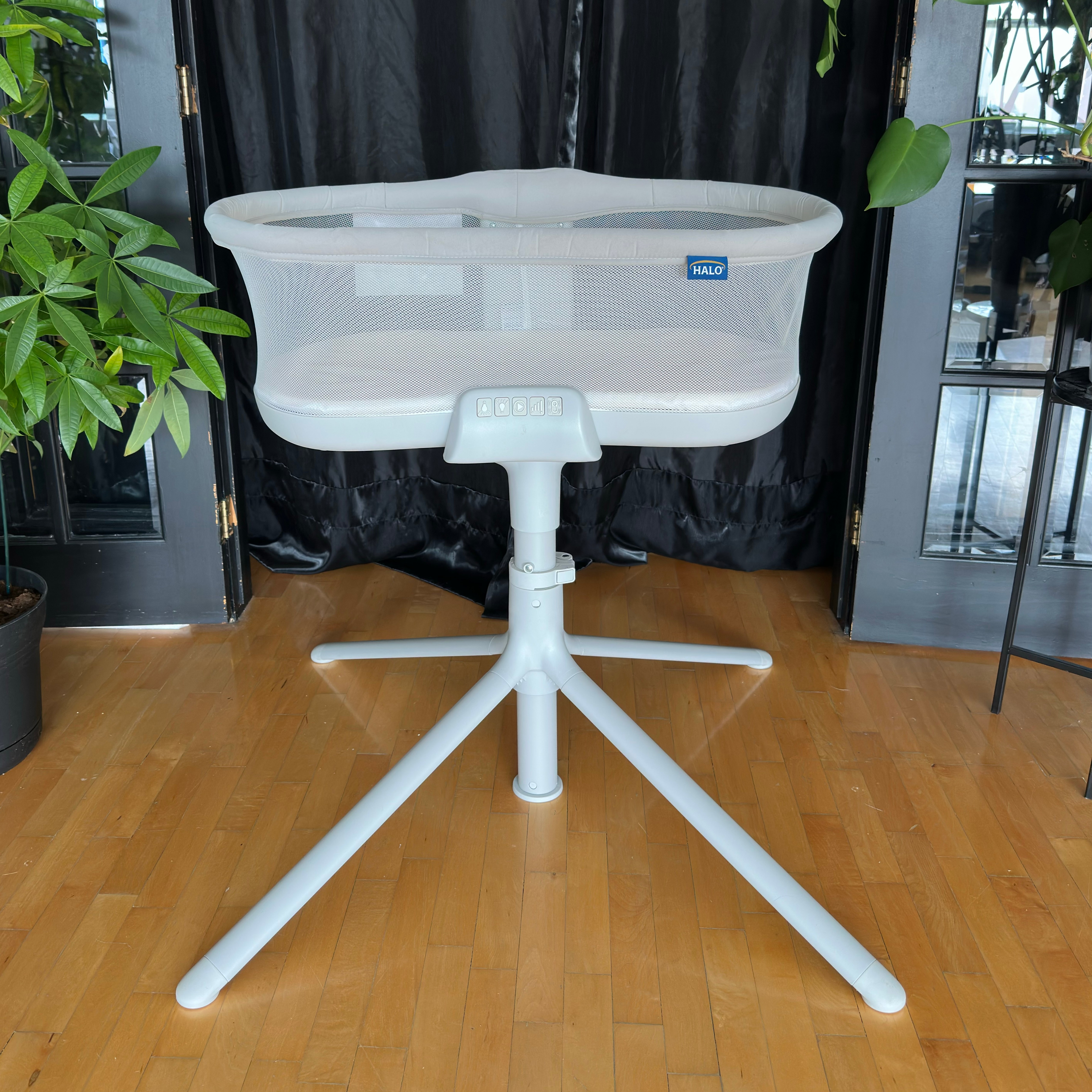 Halo BassiNest Soothing Swivel Sleeper 3.0