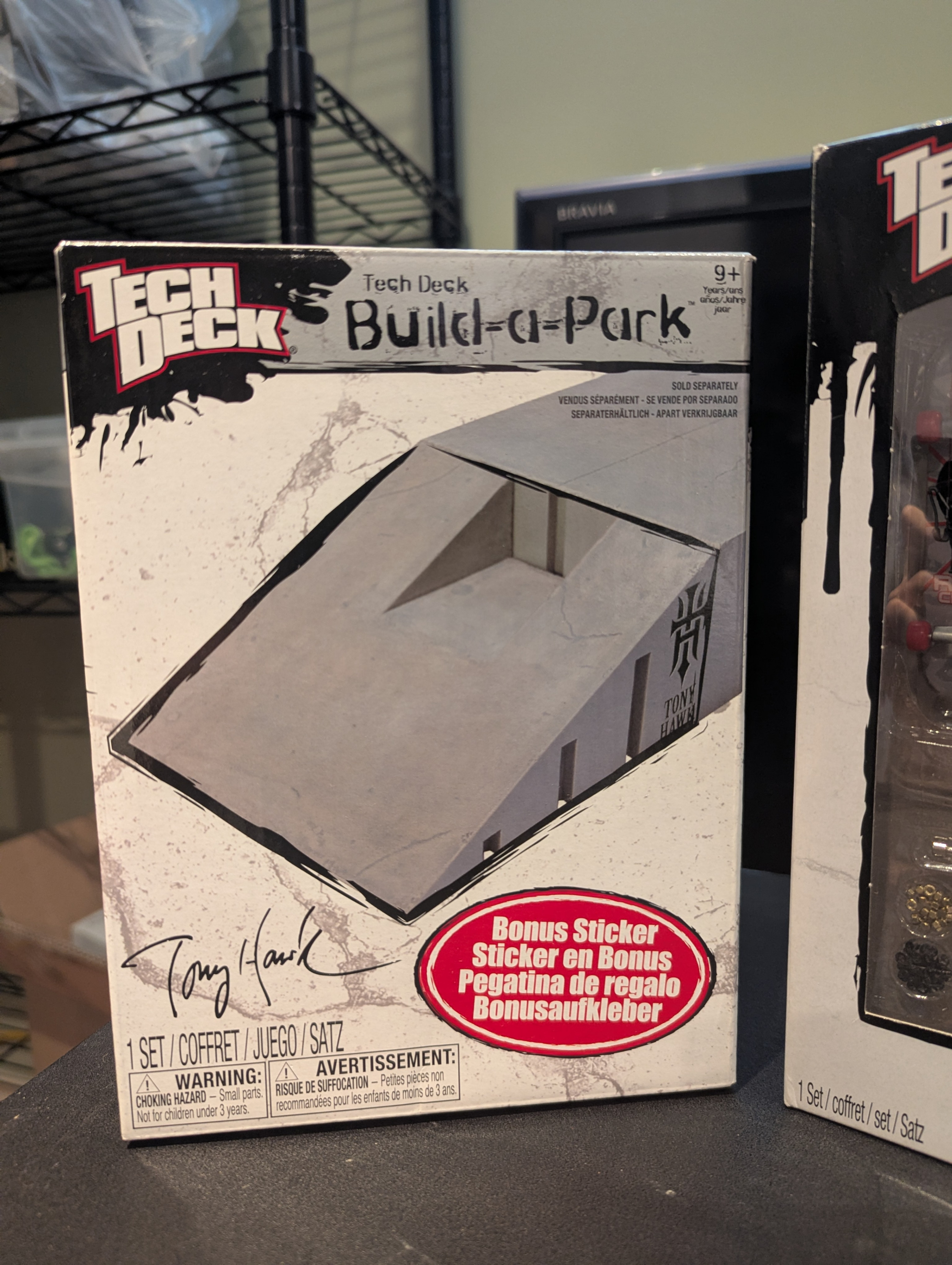 Tech Deck Sk8 Shop Bonus Pack + Ramp + Figure Bundle - photo 3