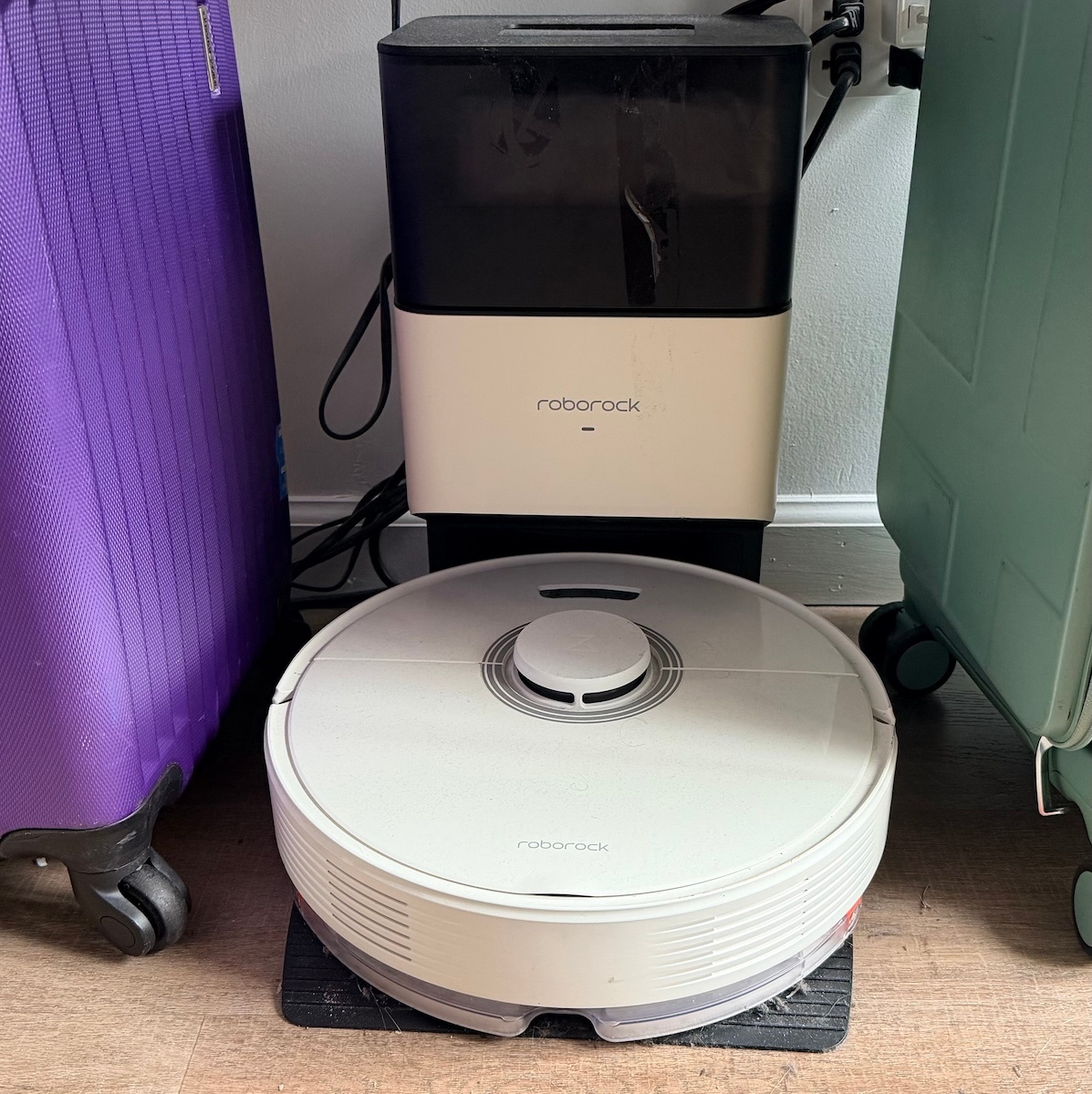 Robot Vacuum + Auto-Empty Dock - Roborock Q7 Max+