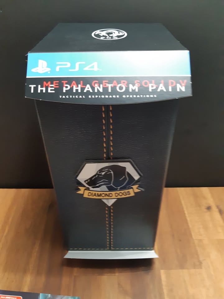 PS4 Metal Gear Solid V: Phantom Pain Collector's Edition Box Set