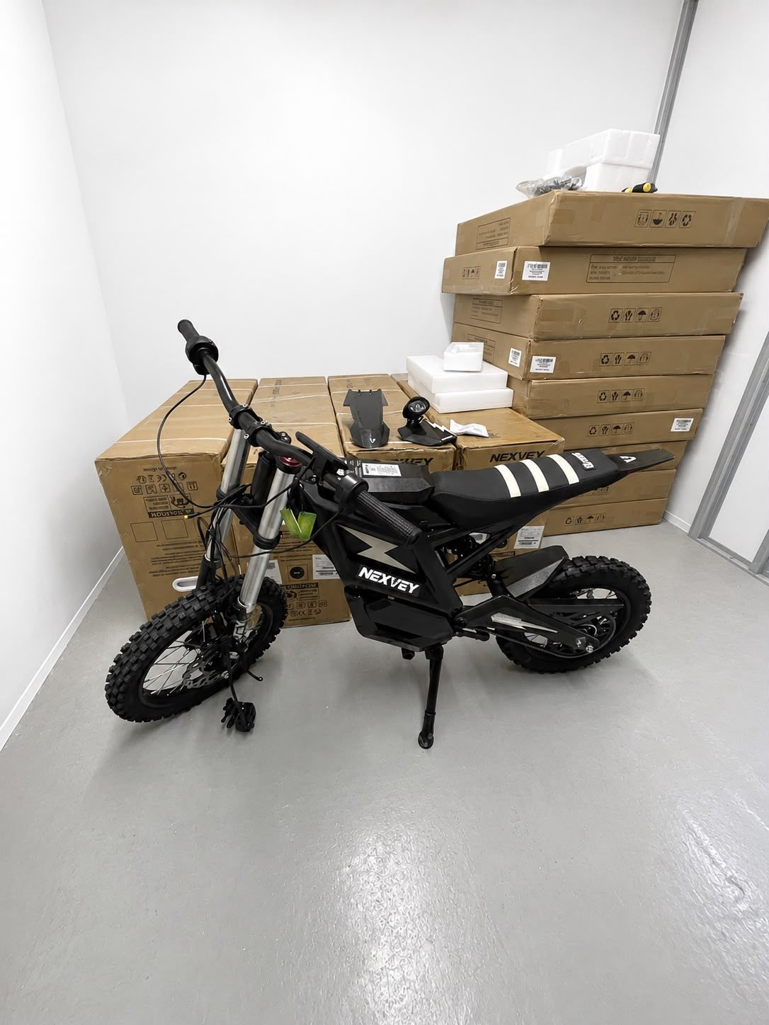 Electric Dirt Bike – 35 MPH | Factory Sealed