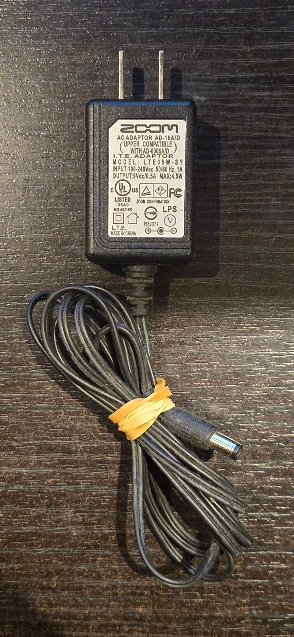 Zoom AD-16 9V Power Supply for G3/G3X, B3, G5, for Guitar Pedals