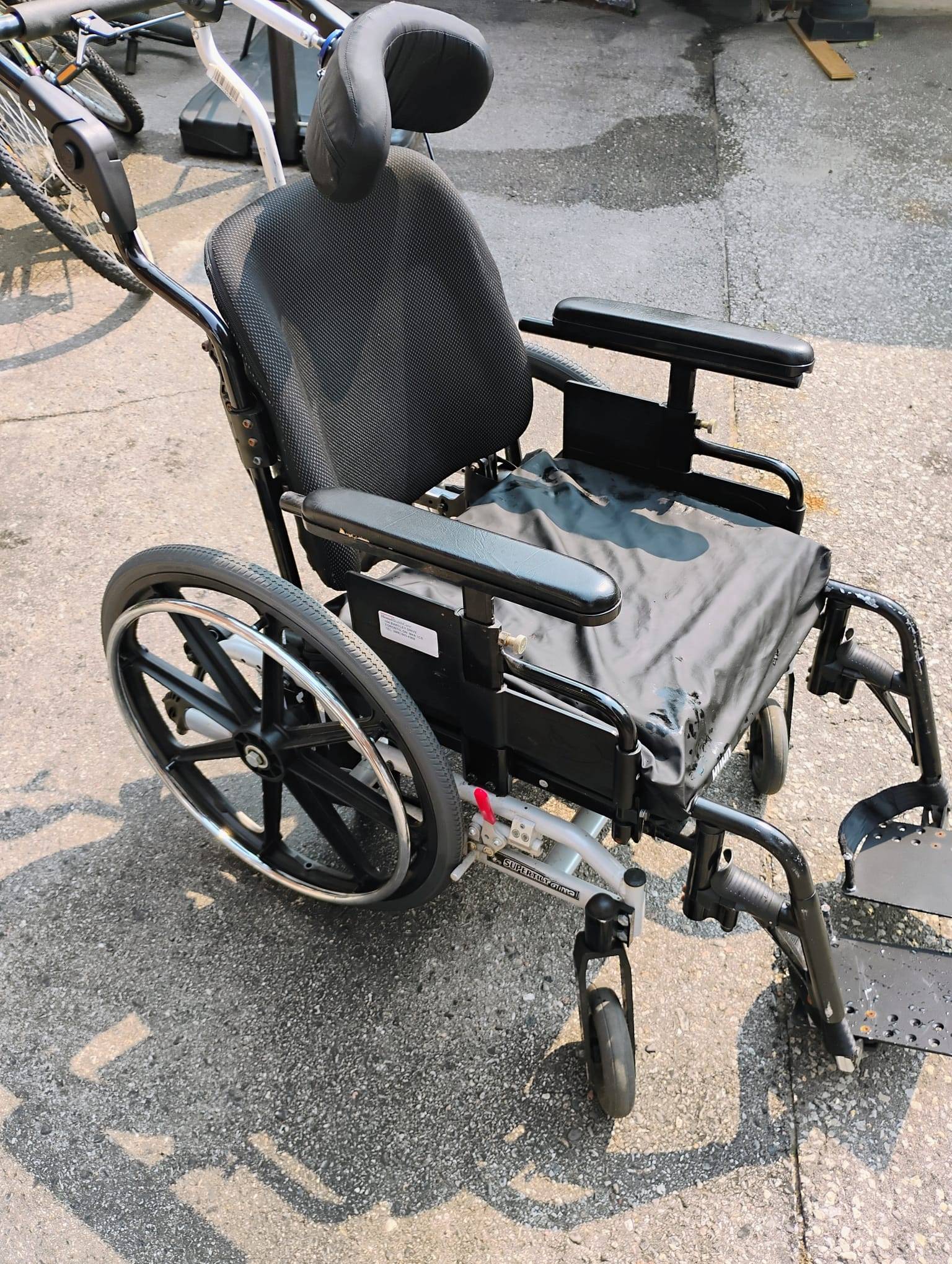 Invacare Matrx Wheelchair w/Attachments/ROHO