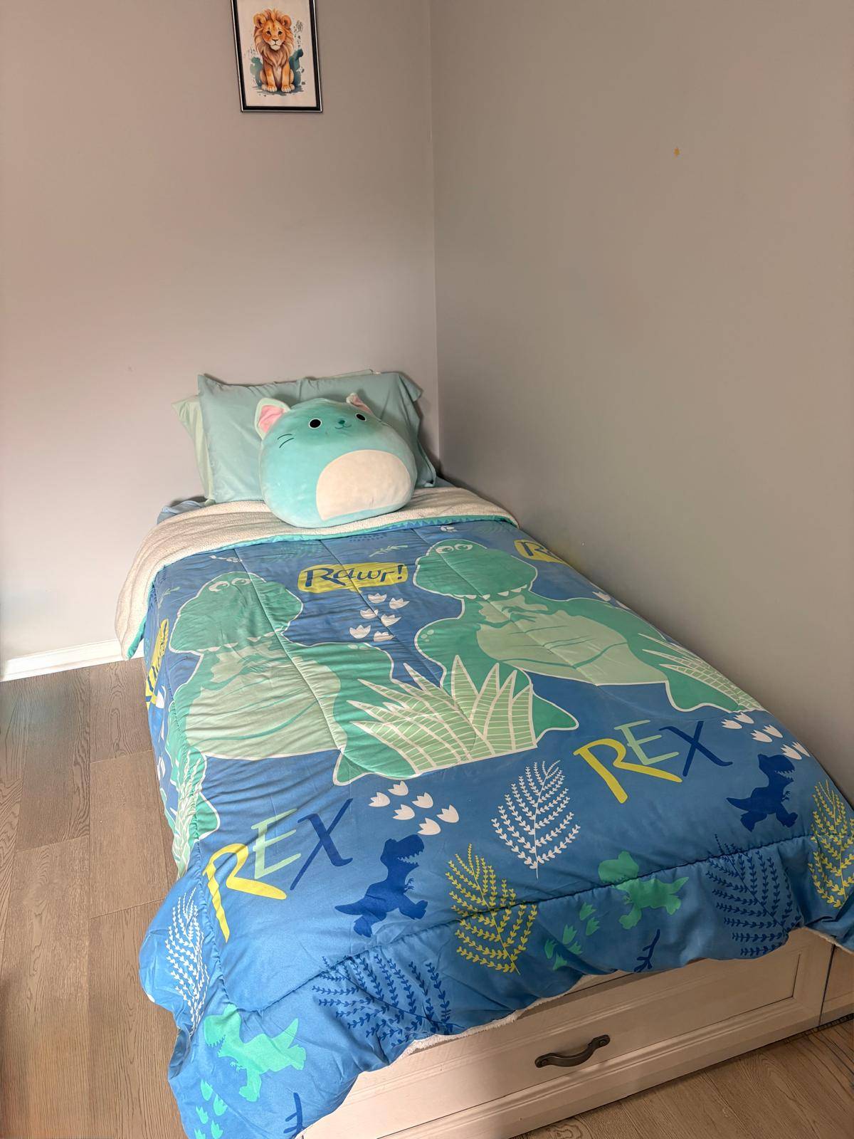 Twin Platform Bed with Storage Drawer – Excellent Condition - photo 4
