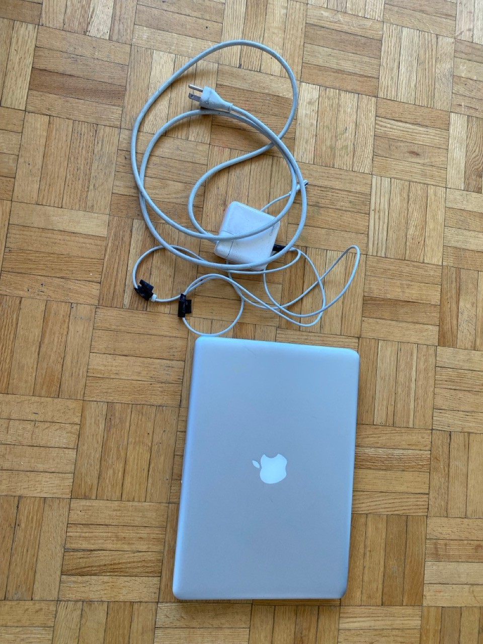 Apple MacBook Pro 13" (2012) + Charger – For Parts or Repair