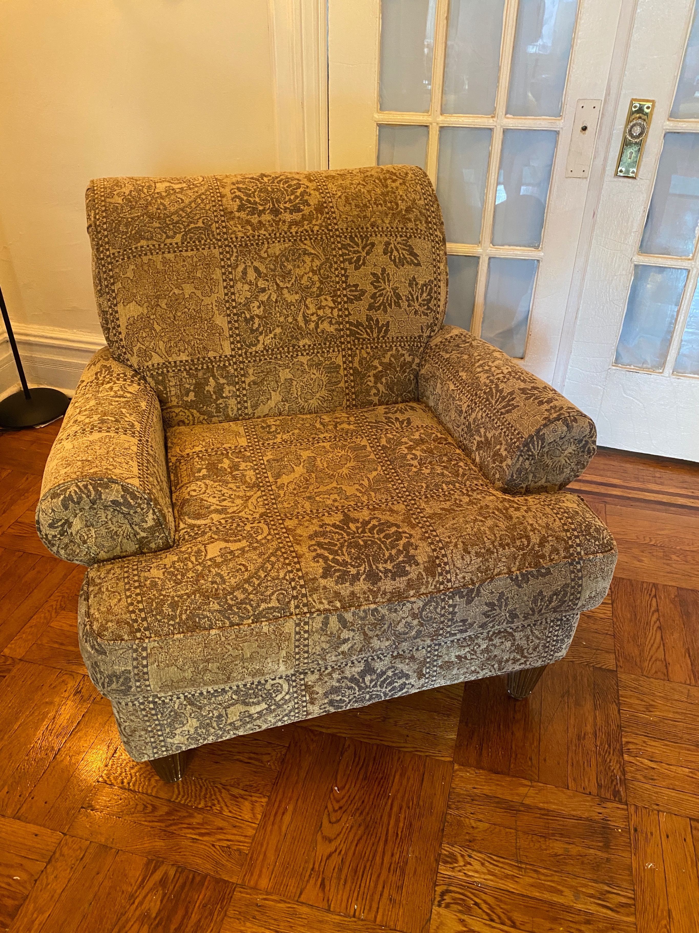 ALAN WHITE ARMCHAIR