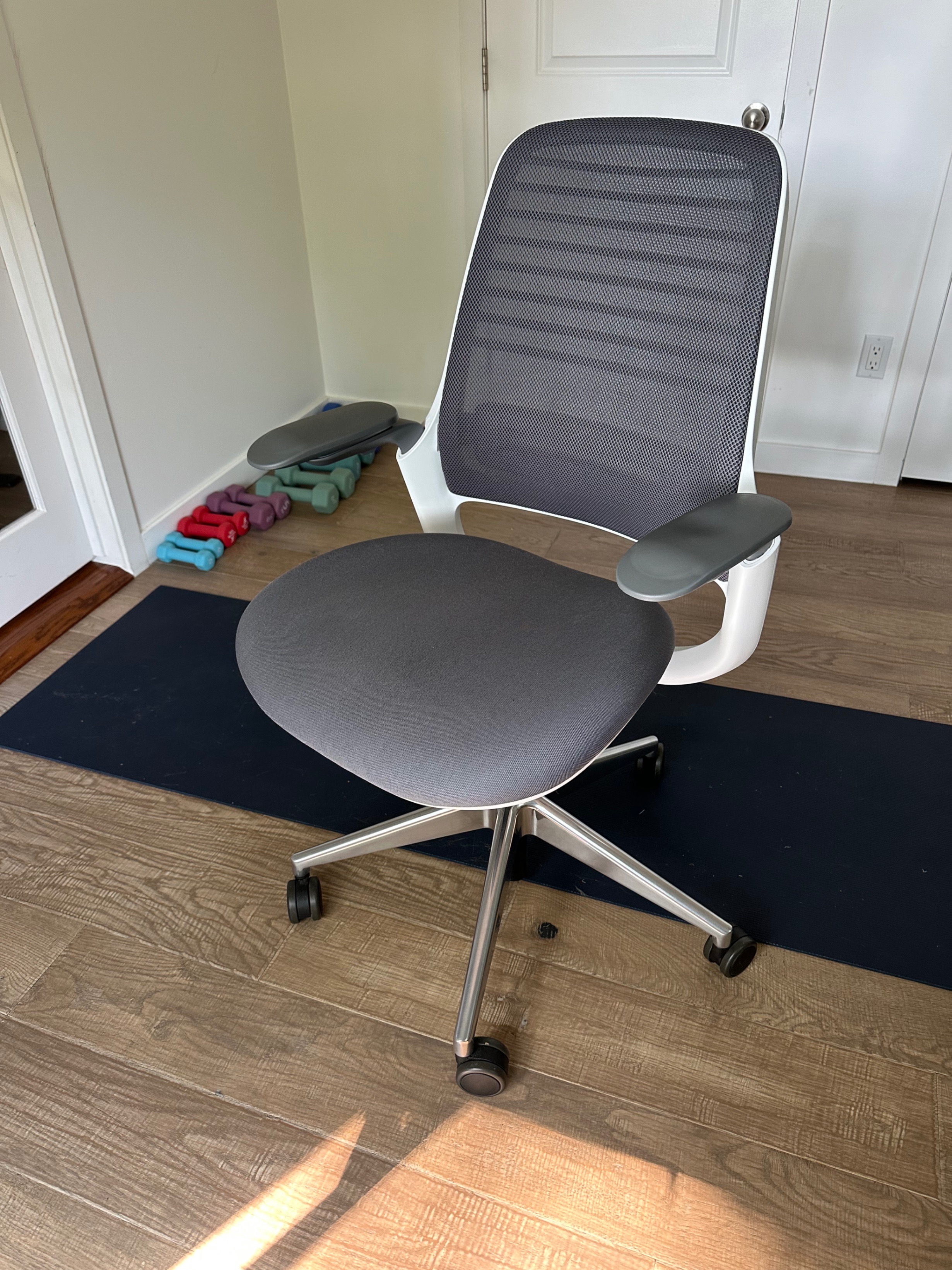 Stylish Steelcase Series 1 Chairs - Polished Aluminum Base