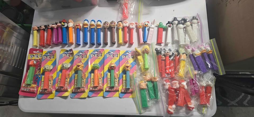 100+ PEZ Dispensers – Disney, Looney Tunes, Vintage & Sealed - photo 2