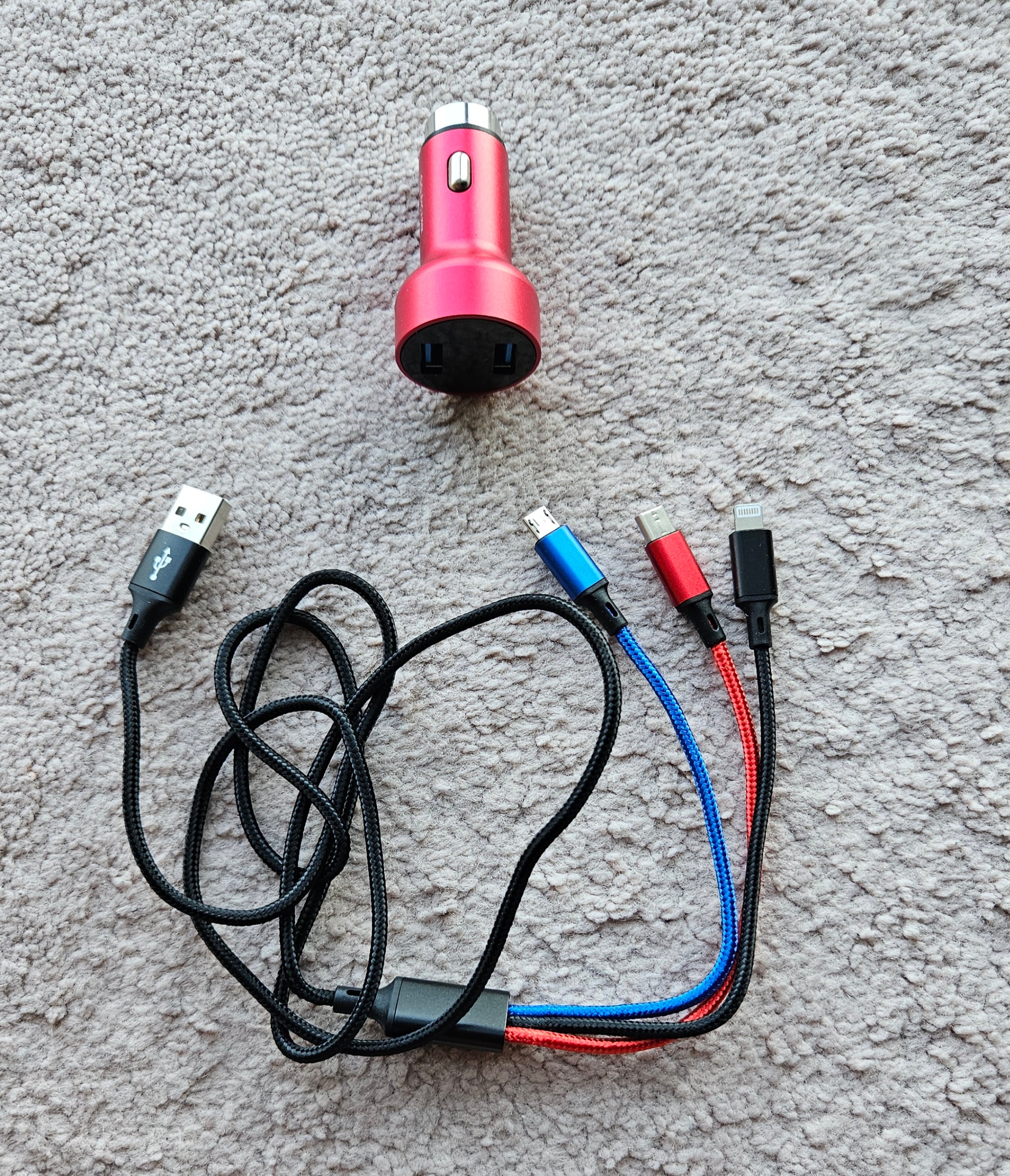 BRAND NEW DUAL USB CAR CHARGER WITH 3 IN 1 CHARGING CABLE
