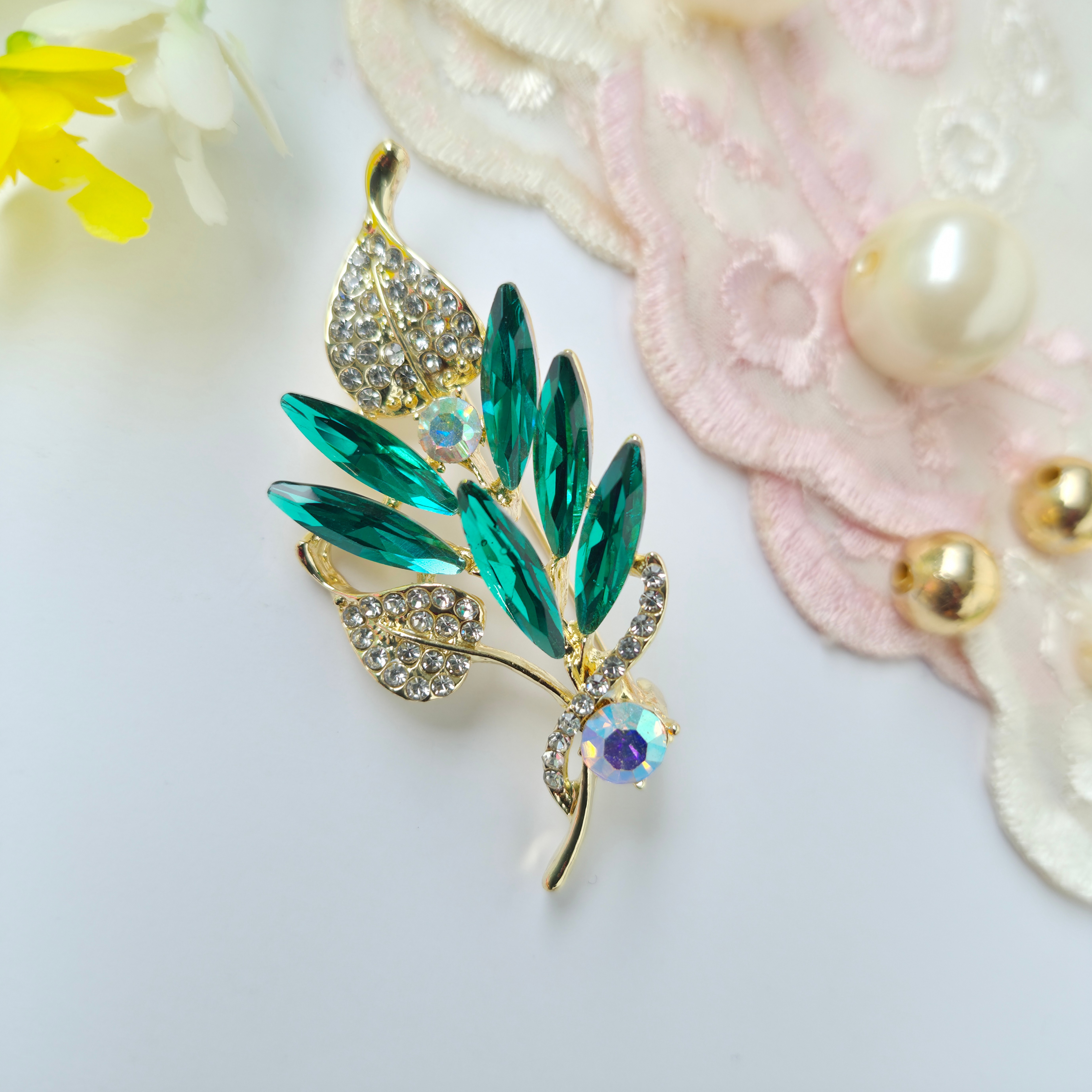 ✨ Emerald Green Crystal Leaf Brooch by Rabloo Accessories