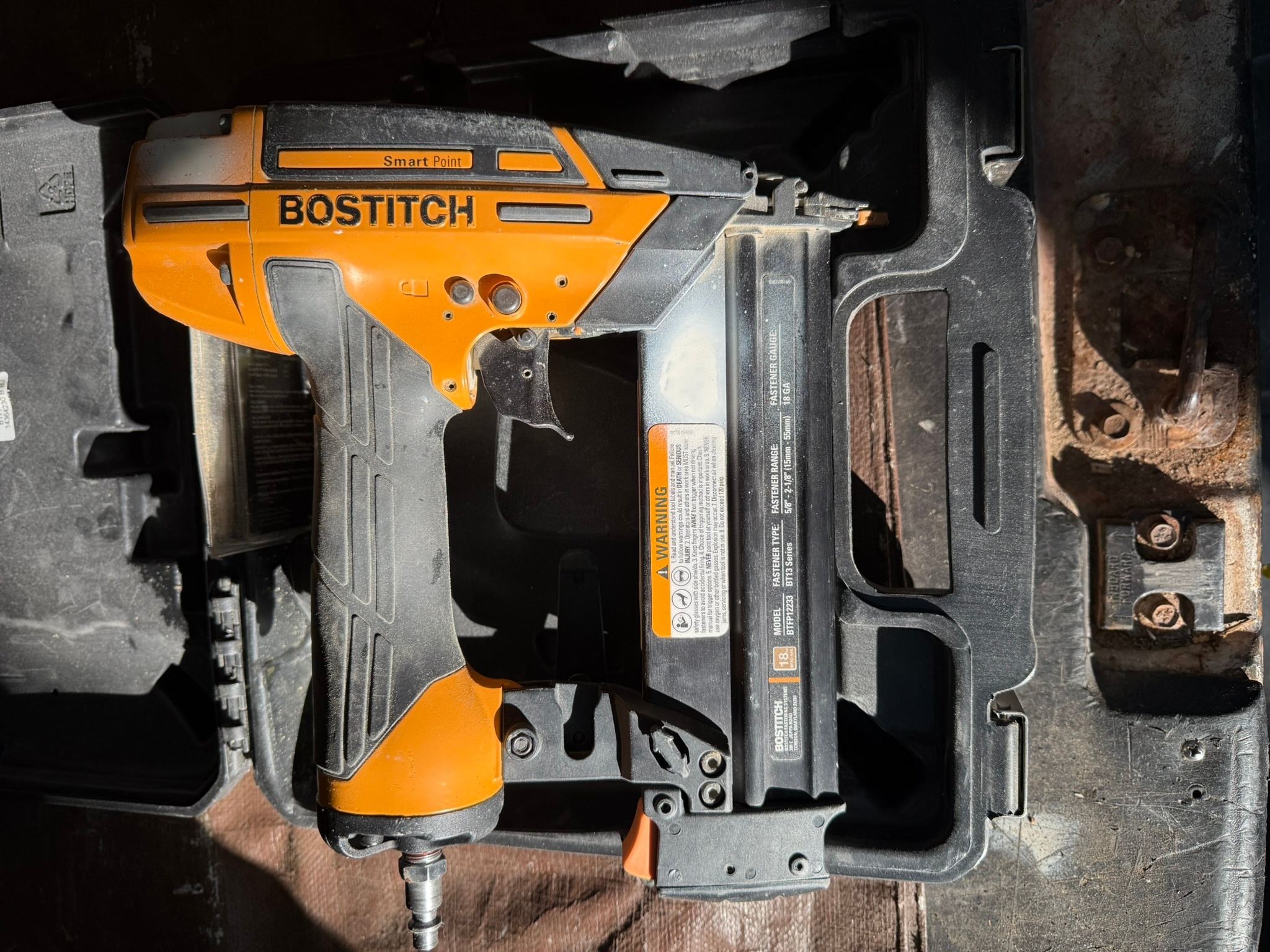 BOSTITCH BTFP12233 18-Gauge Brad Nailer - photo 2