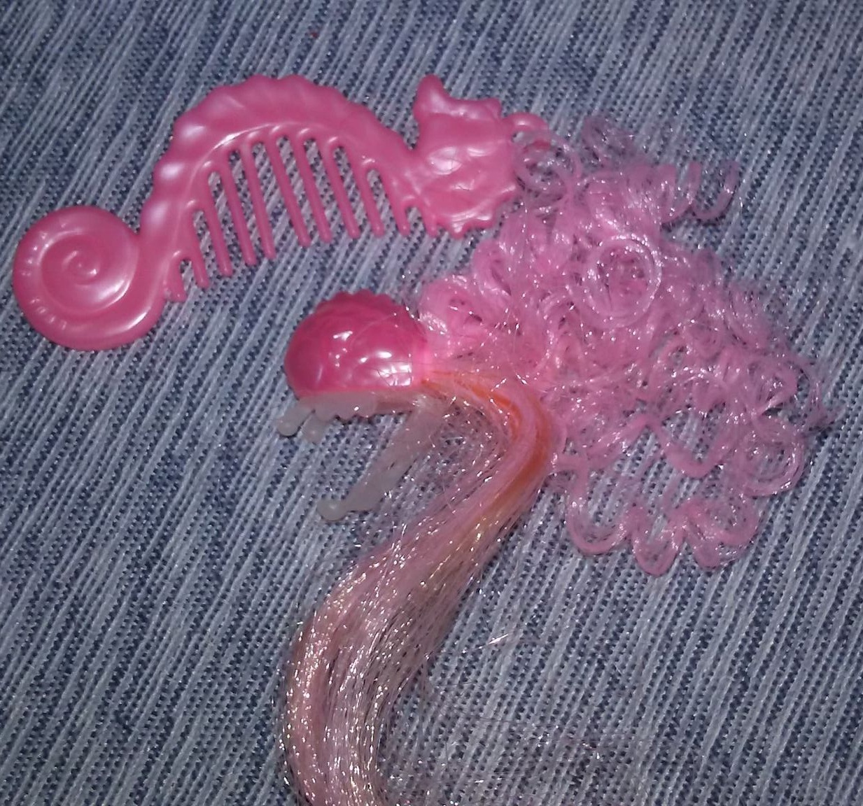 Doll Hair Clips (Fish and Comb)