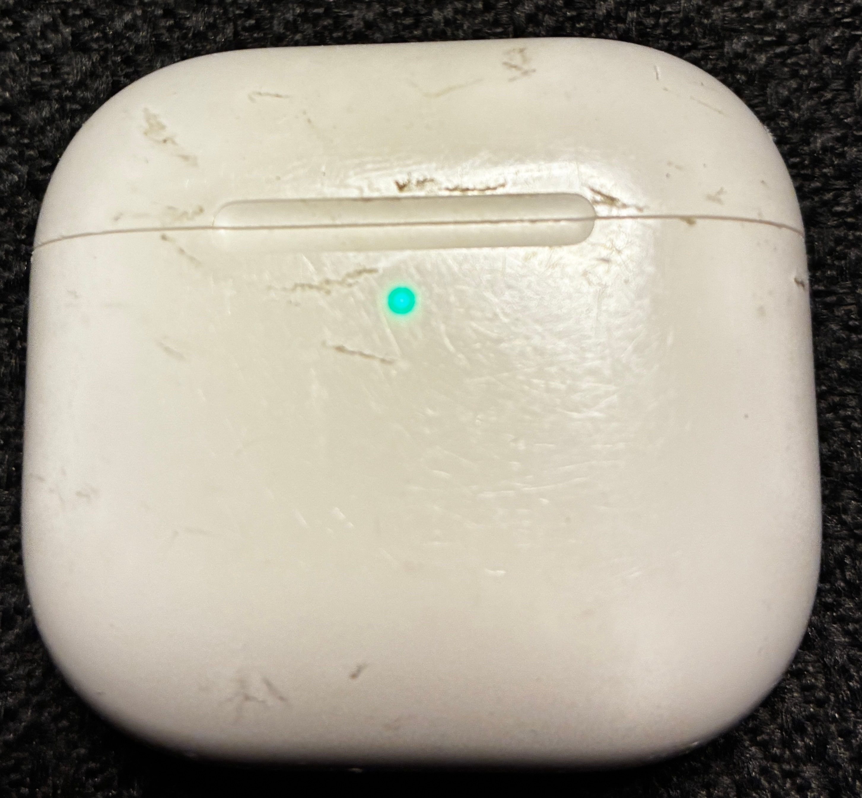 Apple AirPods PRISTINE AND CHEAP!! - photo 2