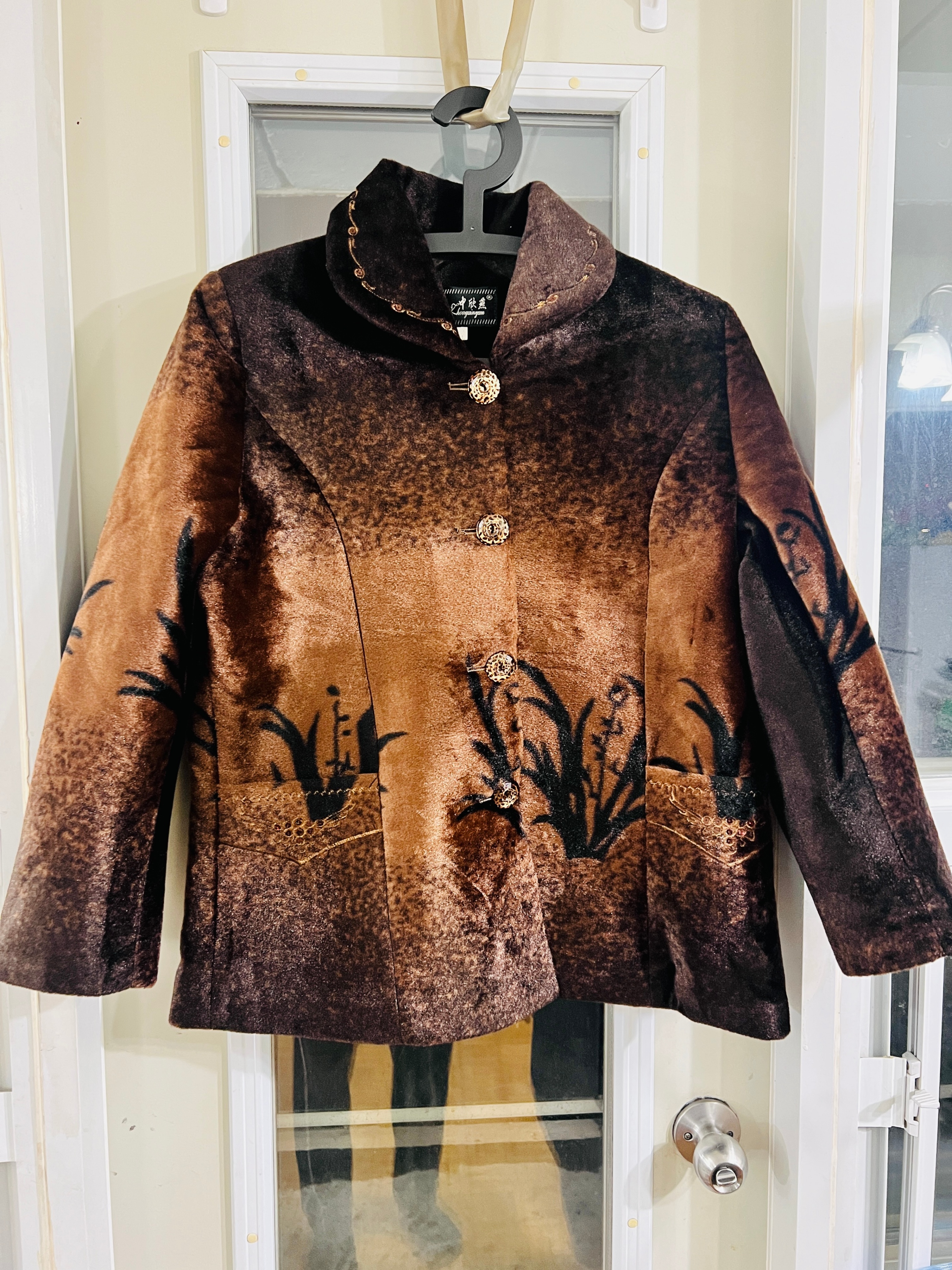 Adult winter jacket (coffee color) / veste d'hiver adulte