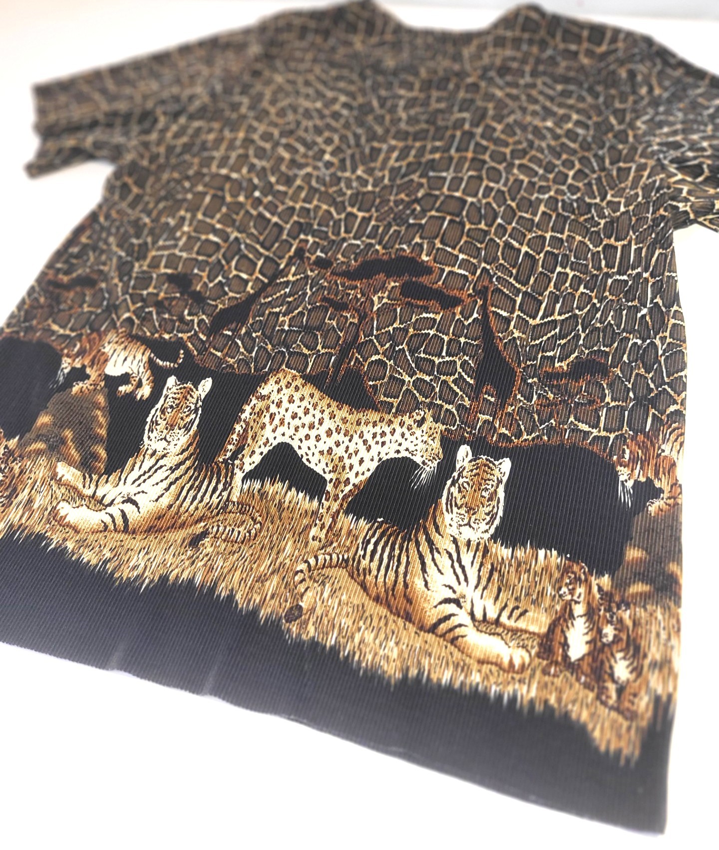 Safari Plissé Top Tiger Leopard Short Sleeve Blouse - photo 2