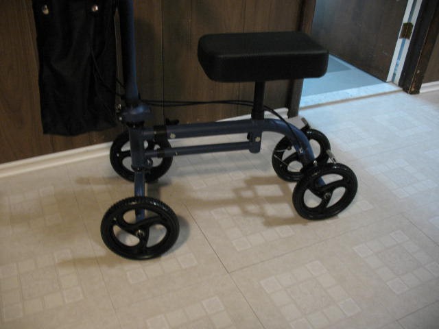Foldable/Steerable Knee Walker, BRAND NEW - photo 5