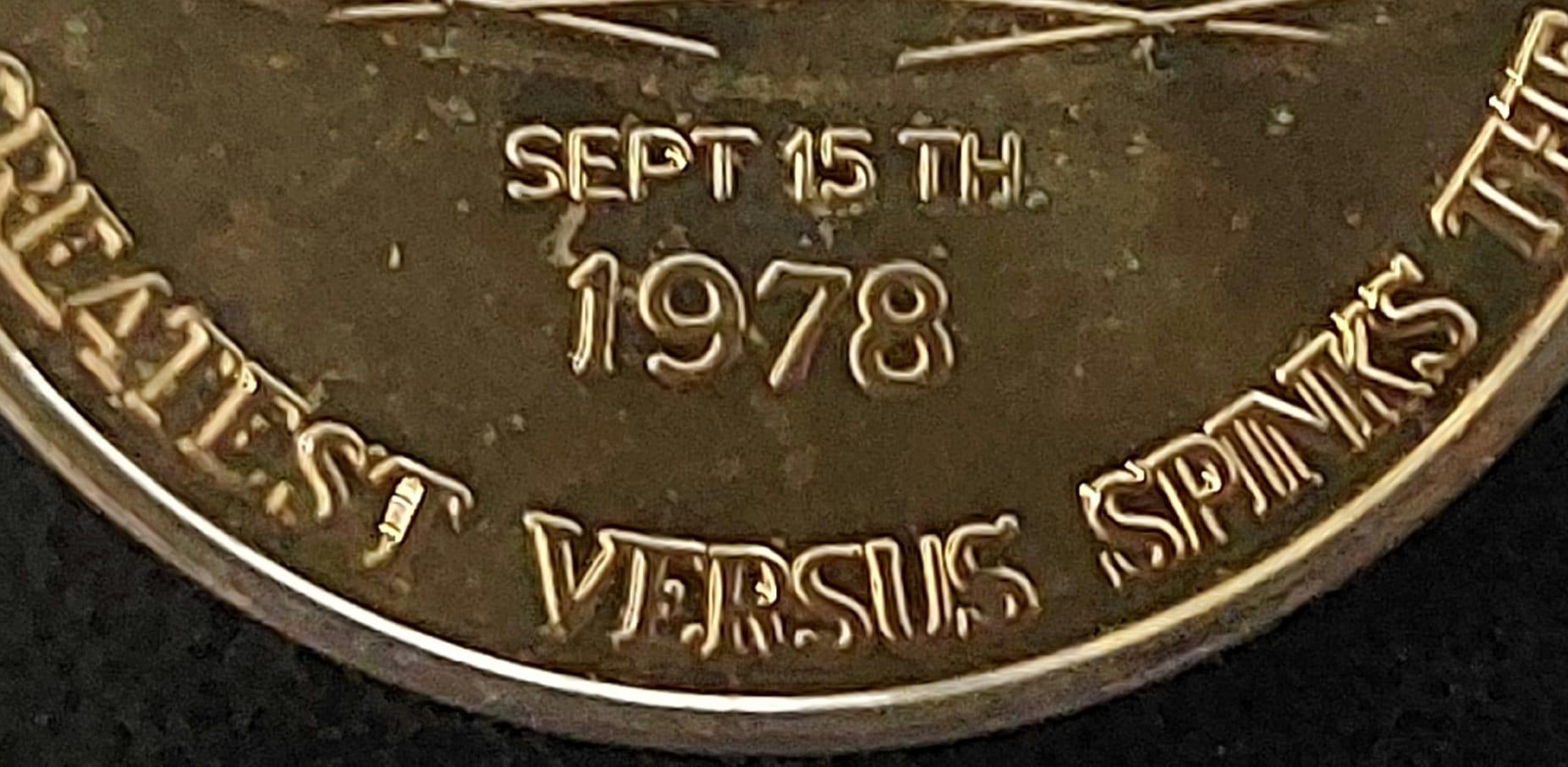 Vintage 1978 Muhammad Ali Commemorative Medallion Pendant - photo 4