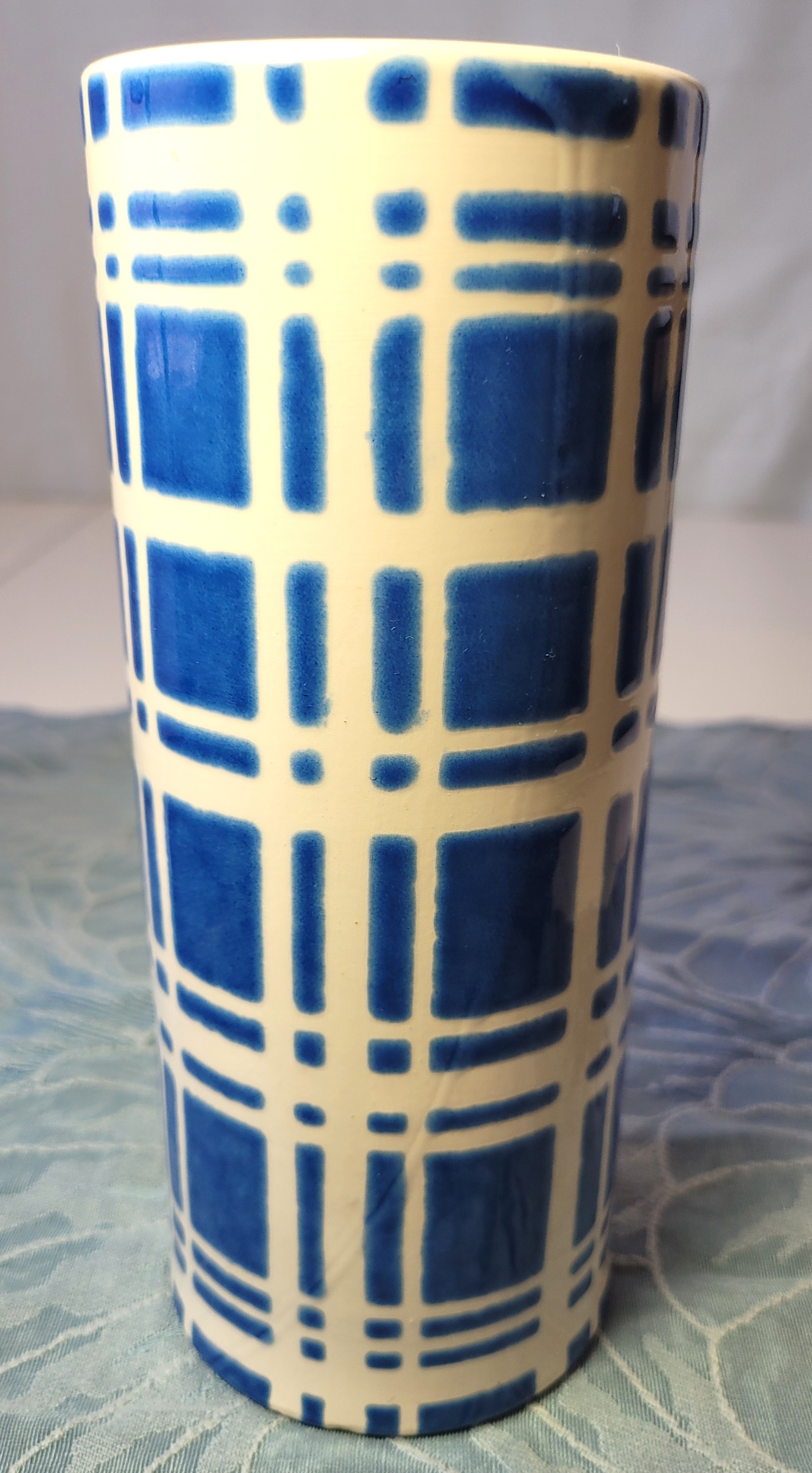 Circa 1950s Plaid Ceramic Cylinder Vase Italy HM Cory Blue Cream