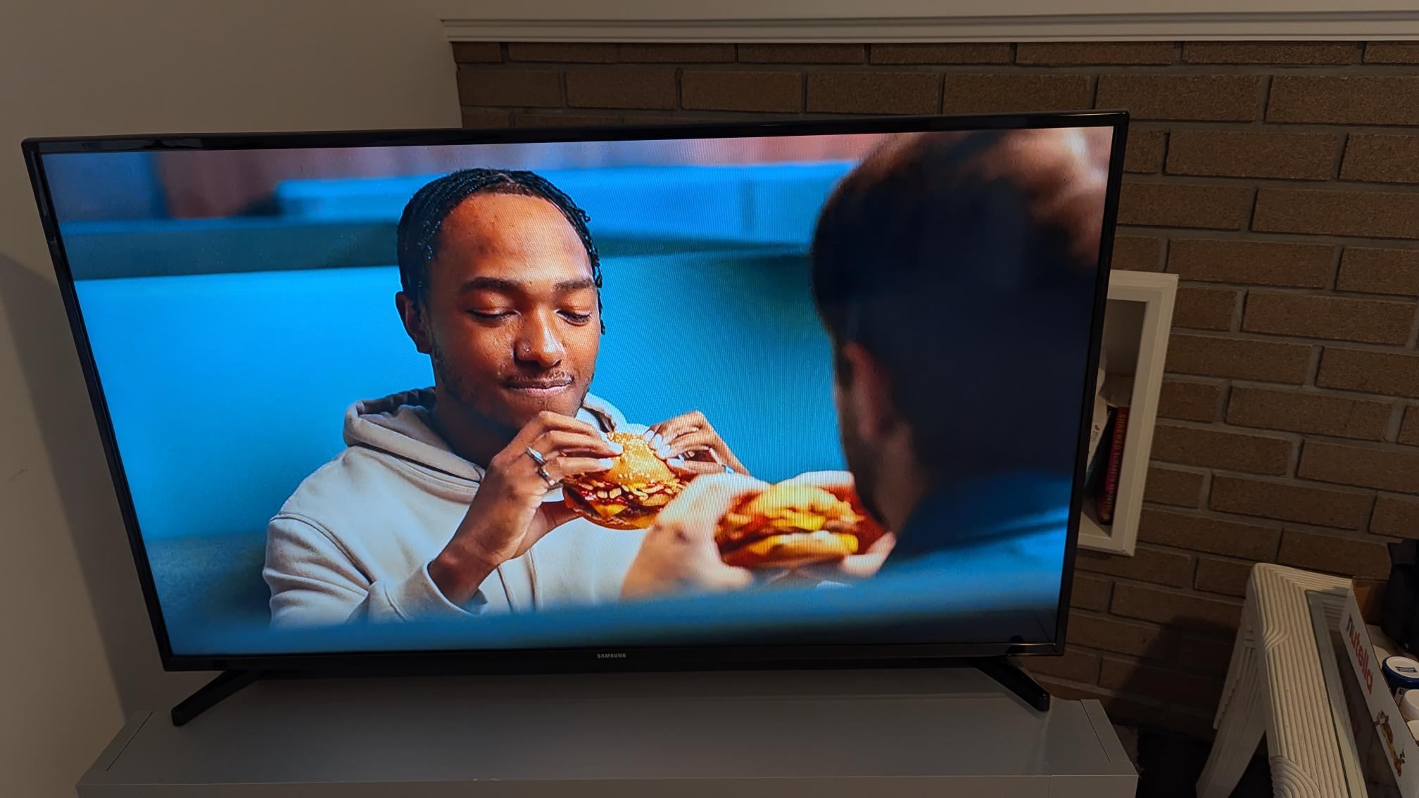 43 inch Samsung TV - photo 3