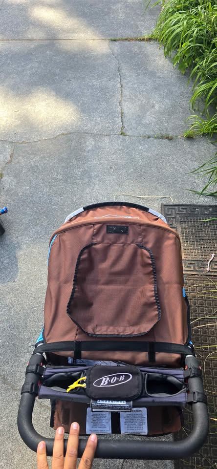 B.O.B. Revolution Jogging Stroller - photo 2