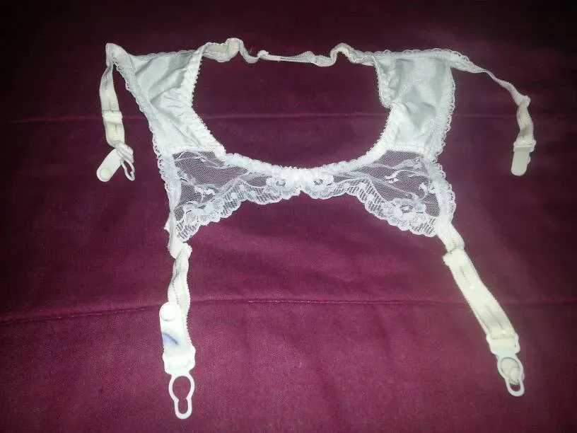 White Lace Garter Belt - photo 2