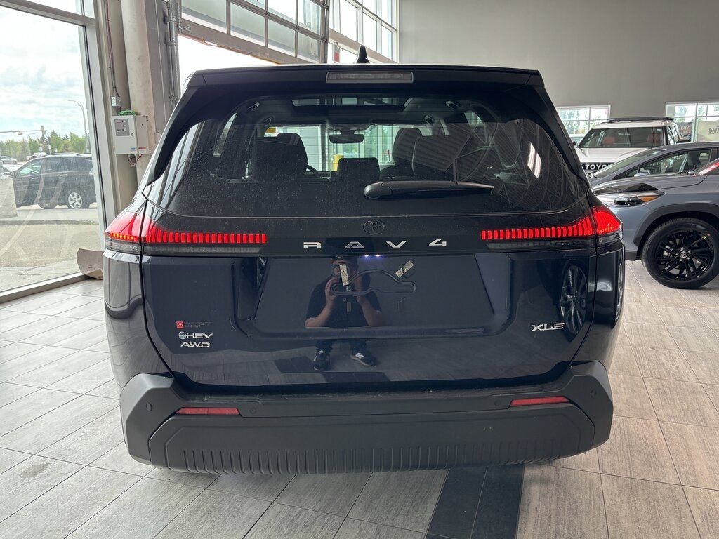 2026 Toyota RAV4 - photo 4
